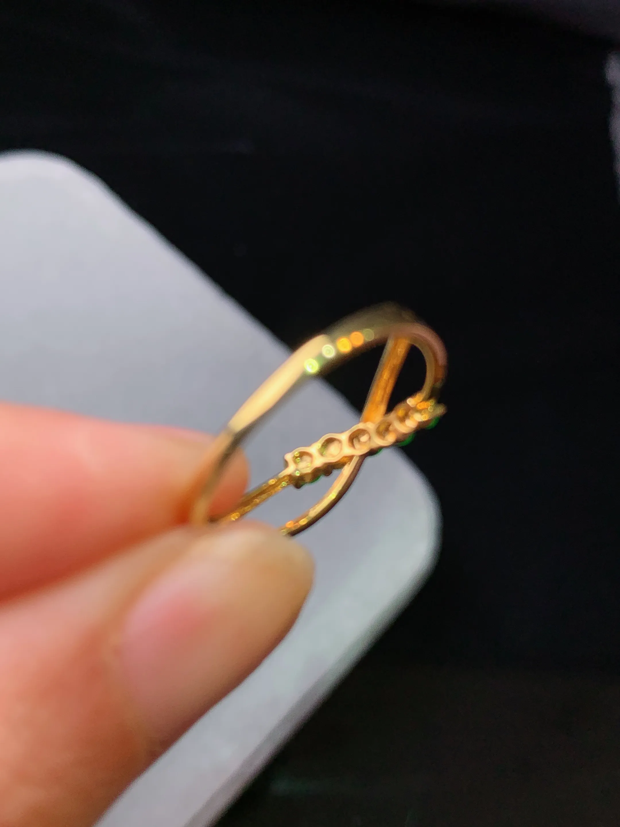 18金钻镶嵌满绿蛋面戒指吊坠 玉质细腻 色泽清新艳丽 整体尺寸2.2