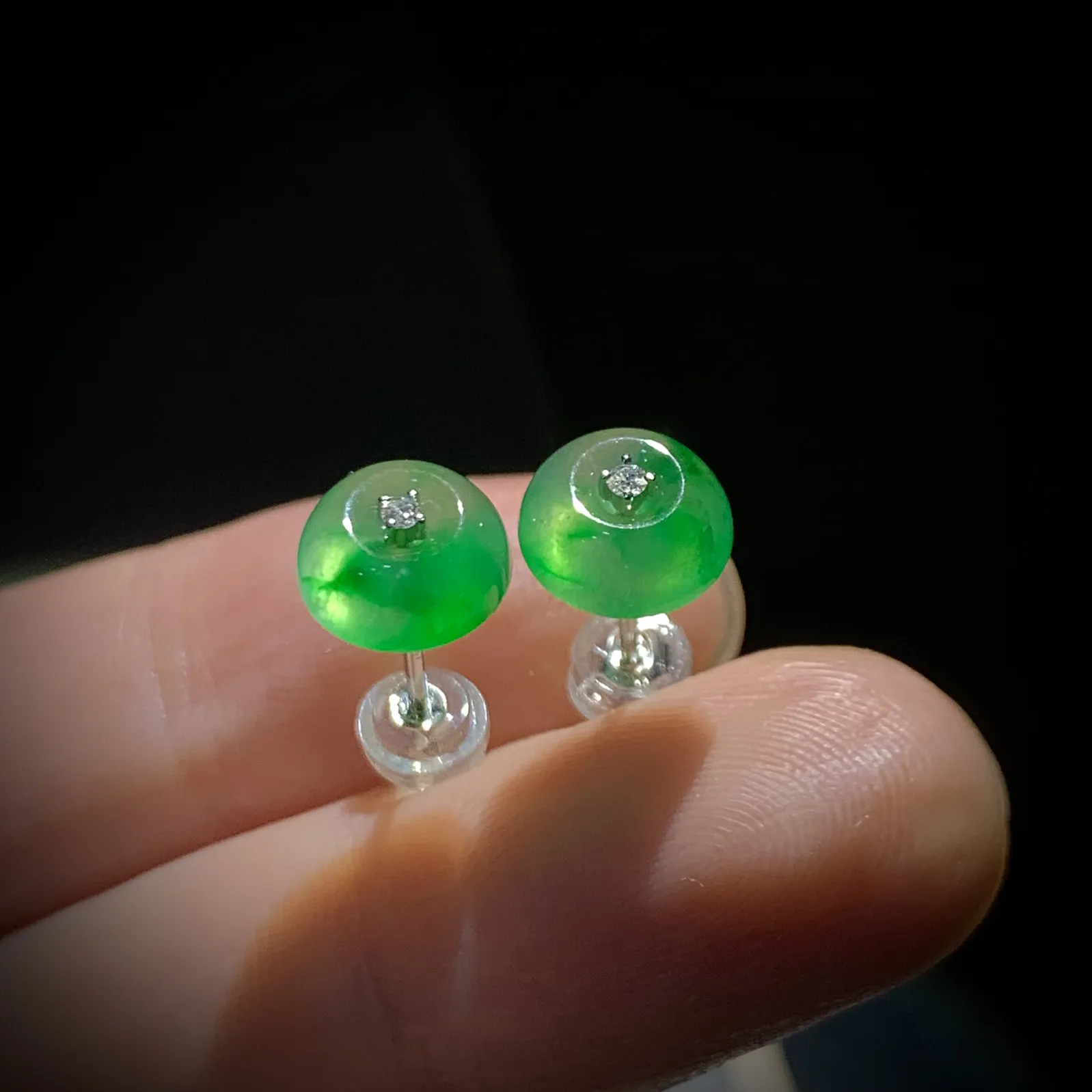 平安扣子耳钉，裸石8.5-4mm，1.62g，
18K金，南非钻，