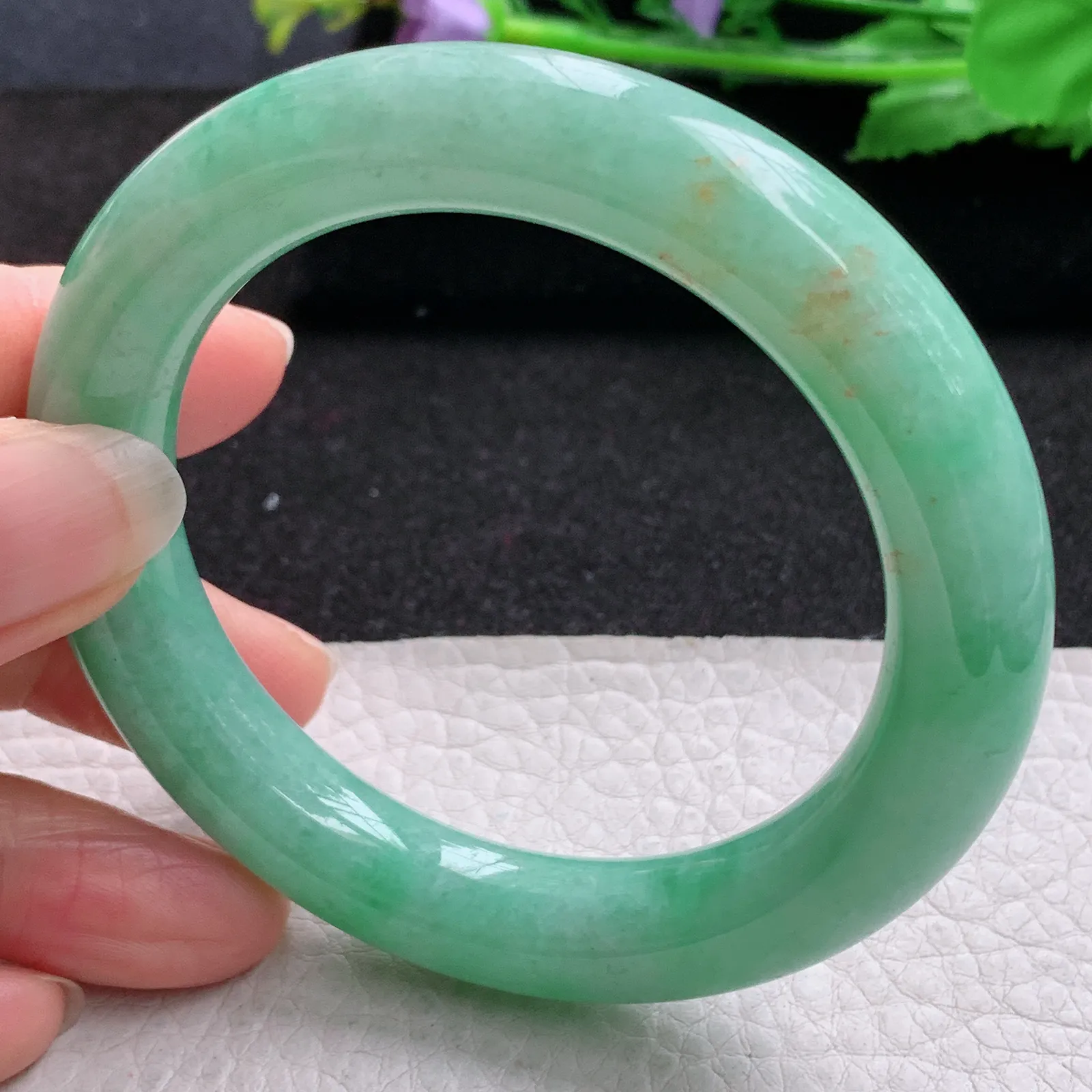 yh自然光55*11.3美人镯 缅甸翡翠a货玉手镯黄加绿圆条玉手环