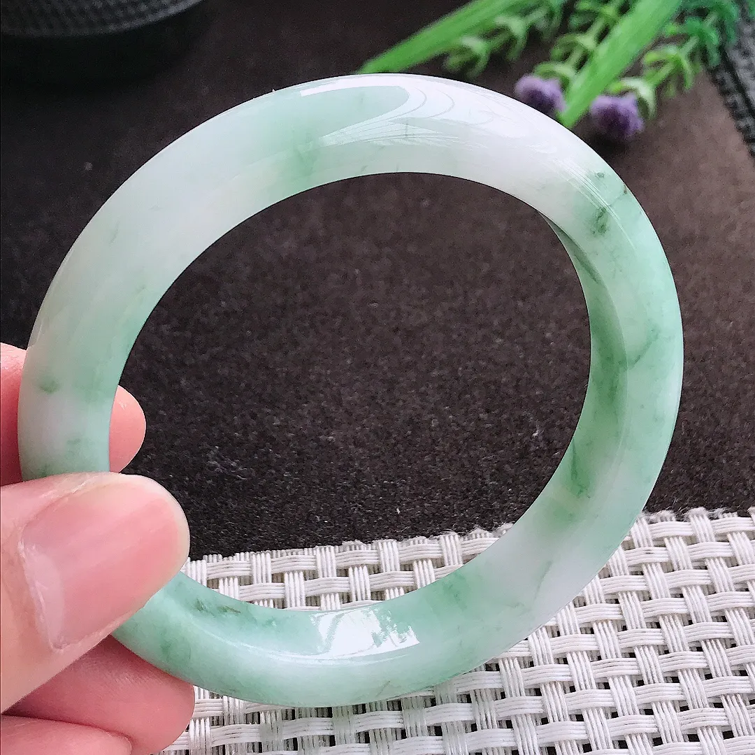 实拍A货翡翠56.5/11.4/8.5老坑冰润飘花手镯宽边玉镯子