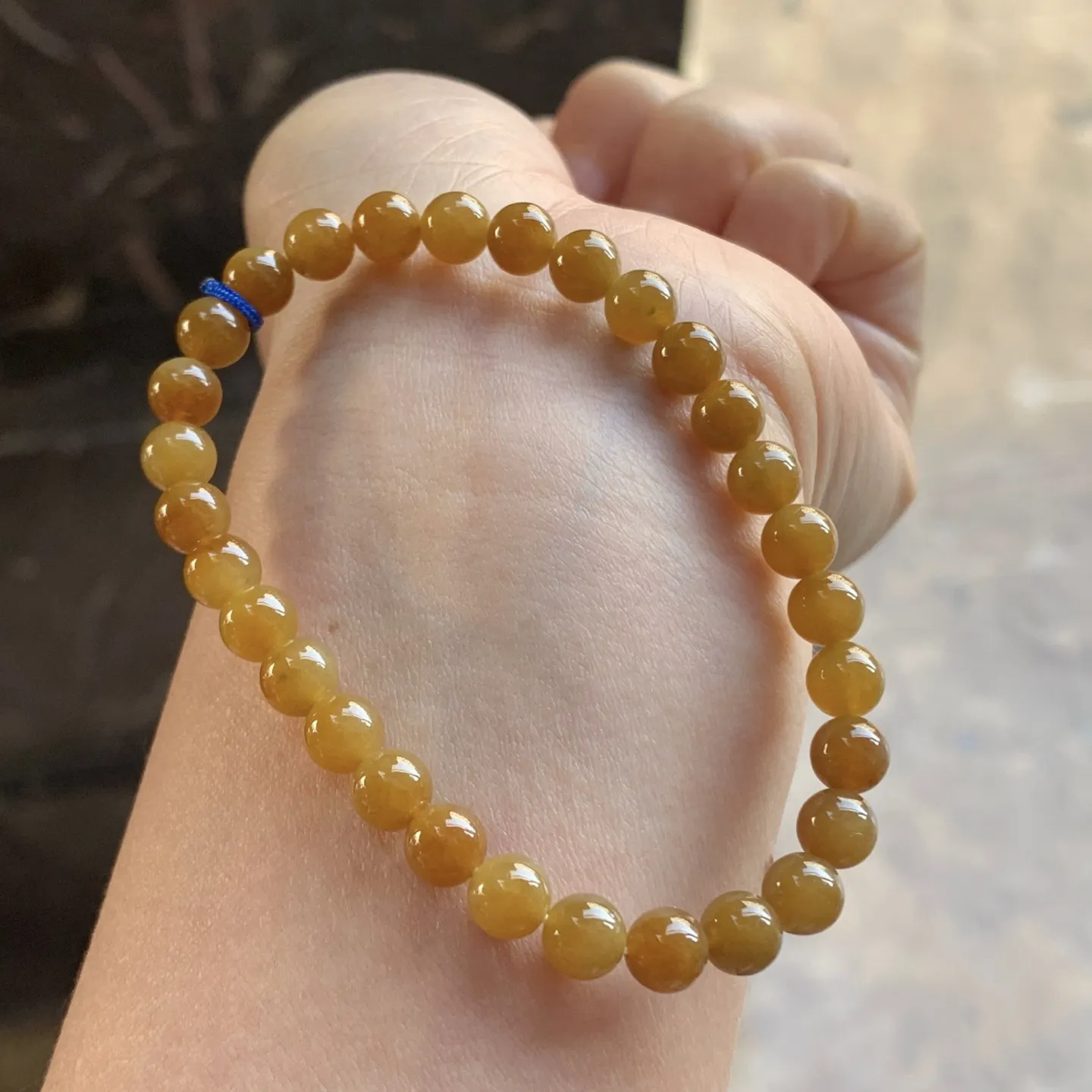 黄翡手串^_^鲜艳 玉质温润 尺寸6