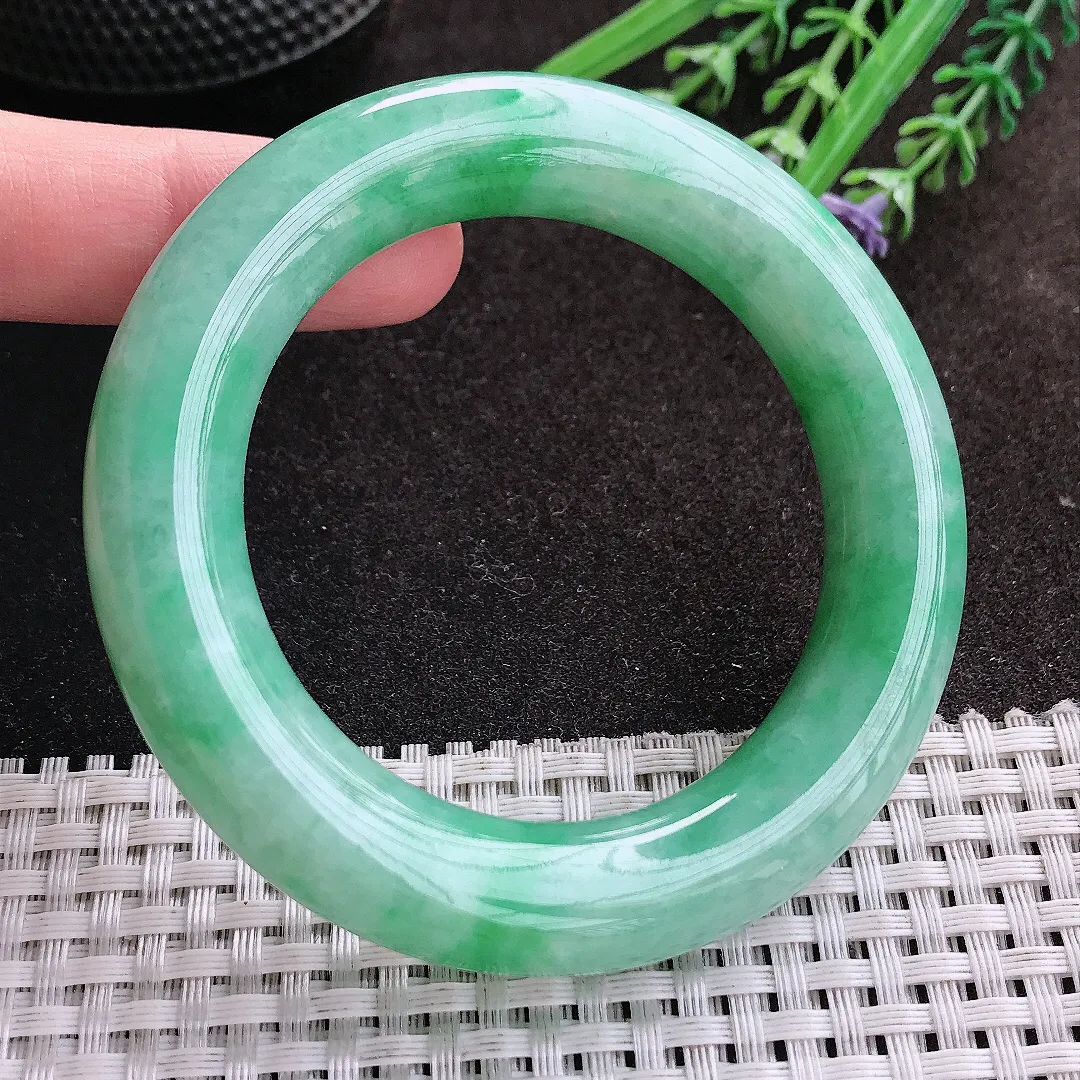 实拍A货翡翠52/12.3老坑精美温润满绿胖圆条手镯翡翠玉镯子