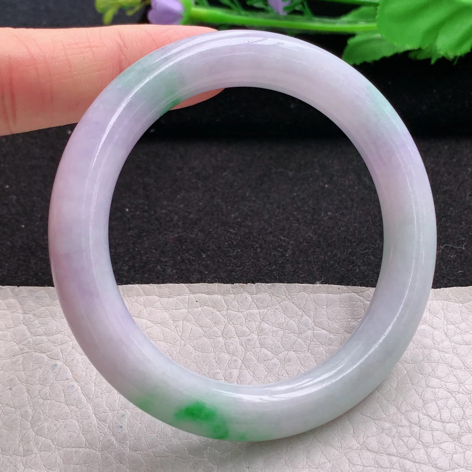 yh自然光54.5*9.5*9.8美人镯 缅甸翡翠a货玉手镯春带彩圆条玉手环