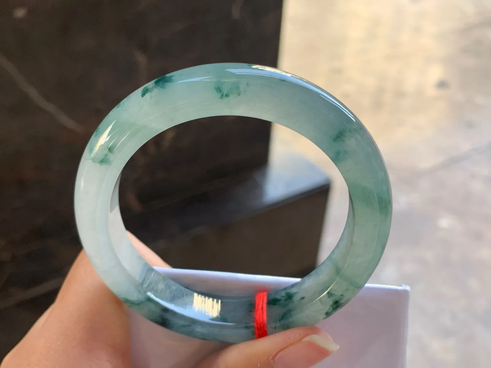 55-12-8.9

蓝花手镯^_^飘花哦浓郁 鲜艳 玉质温润