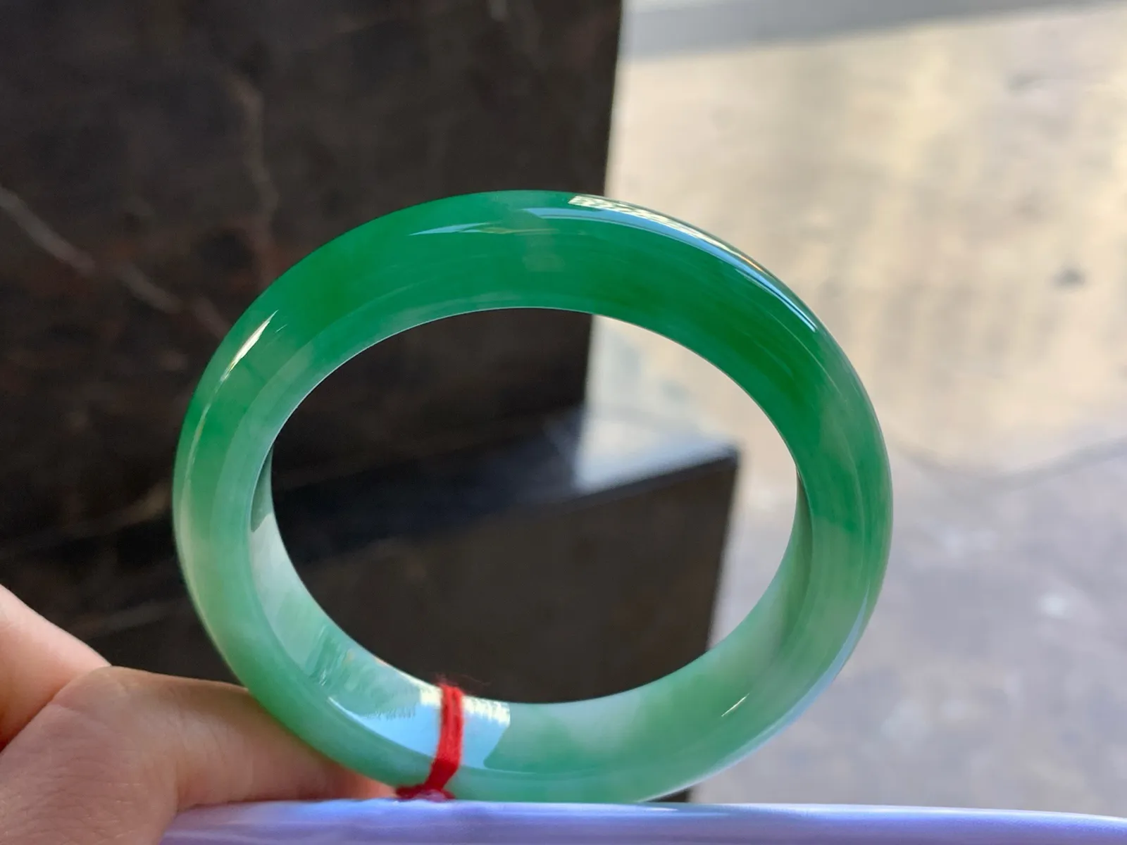 56.5-12.6-9.1

浓绿色手镯^_^颜色鲜艳