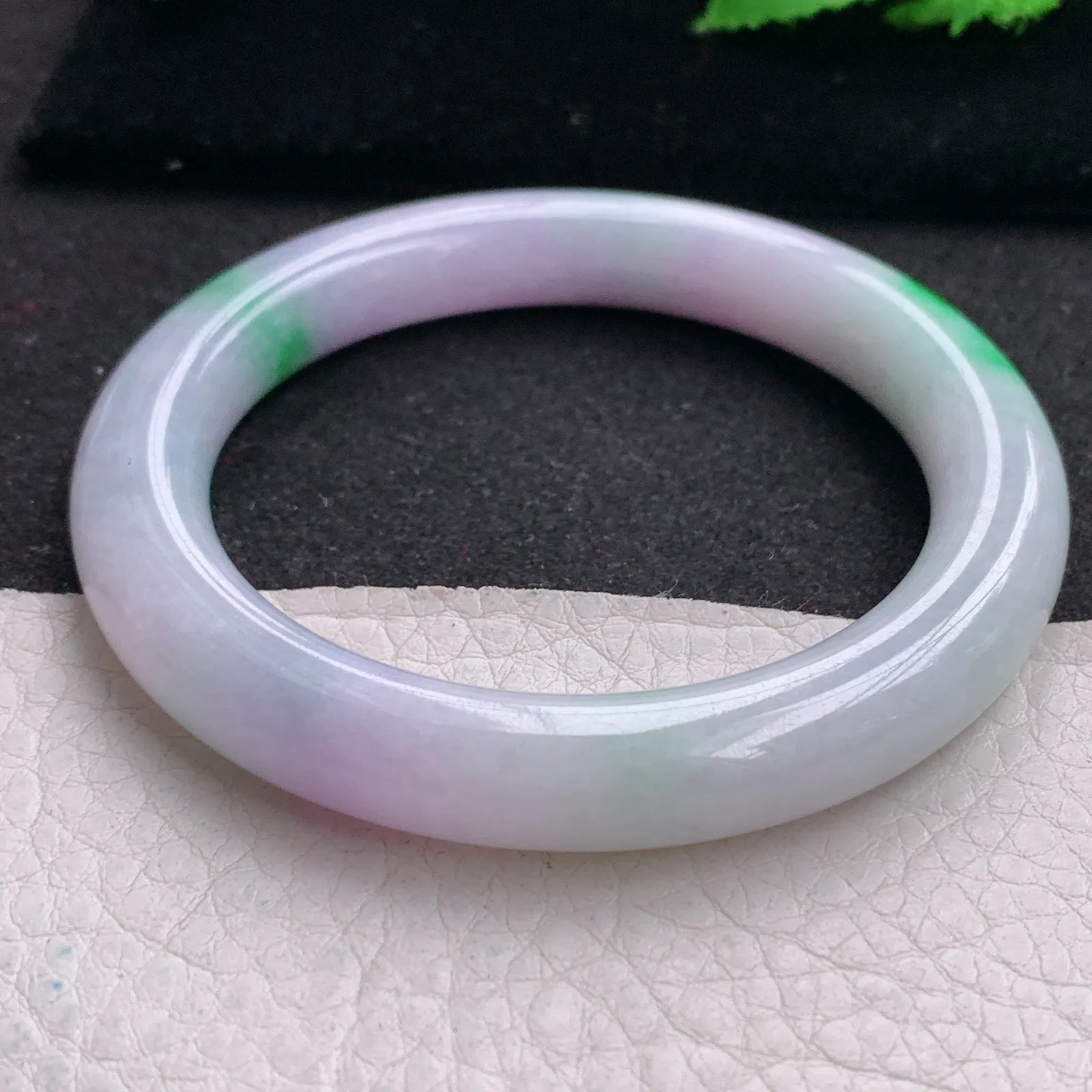 yh自然光54.5*9.5*9.8美人镯 缅甸翡翠a货玉手镯春带彩圆条玉手环