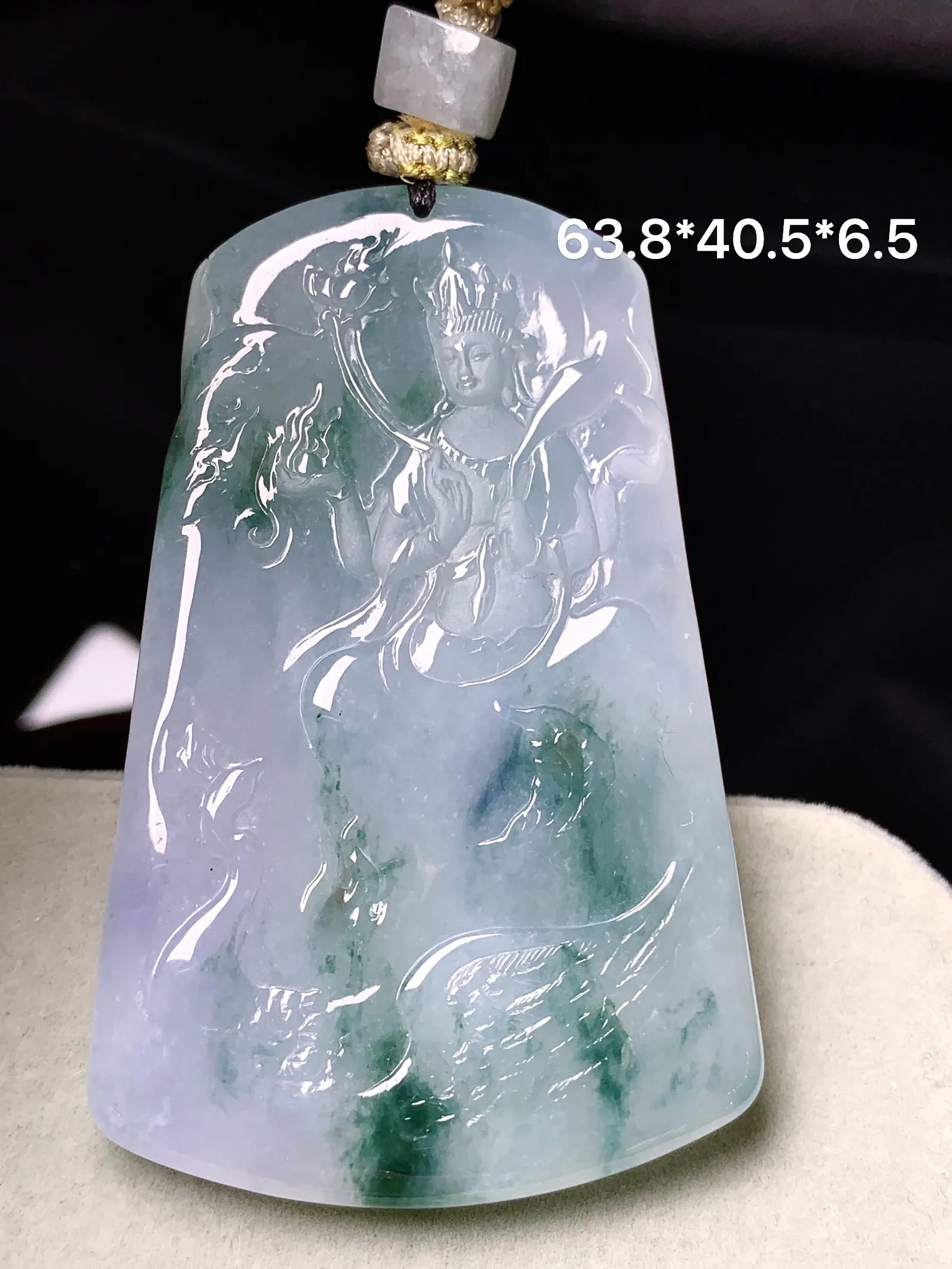 飘绿普贤观音菩萨吊坠 玉质细腻 色泽清新艳丽 整体尺寸63.8*40.5*6.5