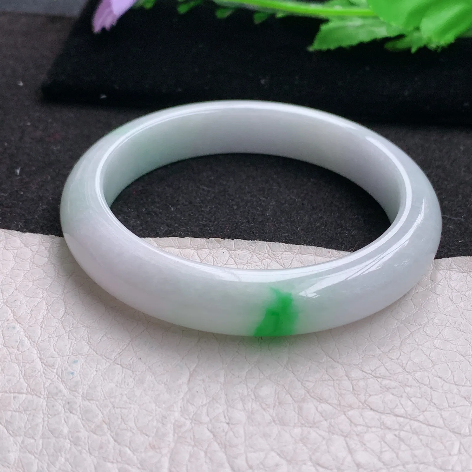 yh自然光55.5*11.3*8.5平安镯 缅甸翡翠a货玉手镯白底青玉手环