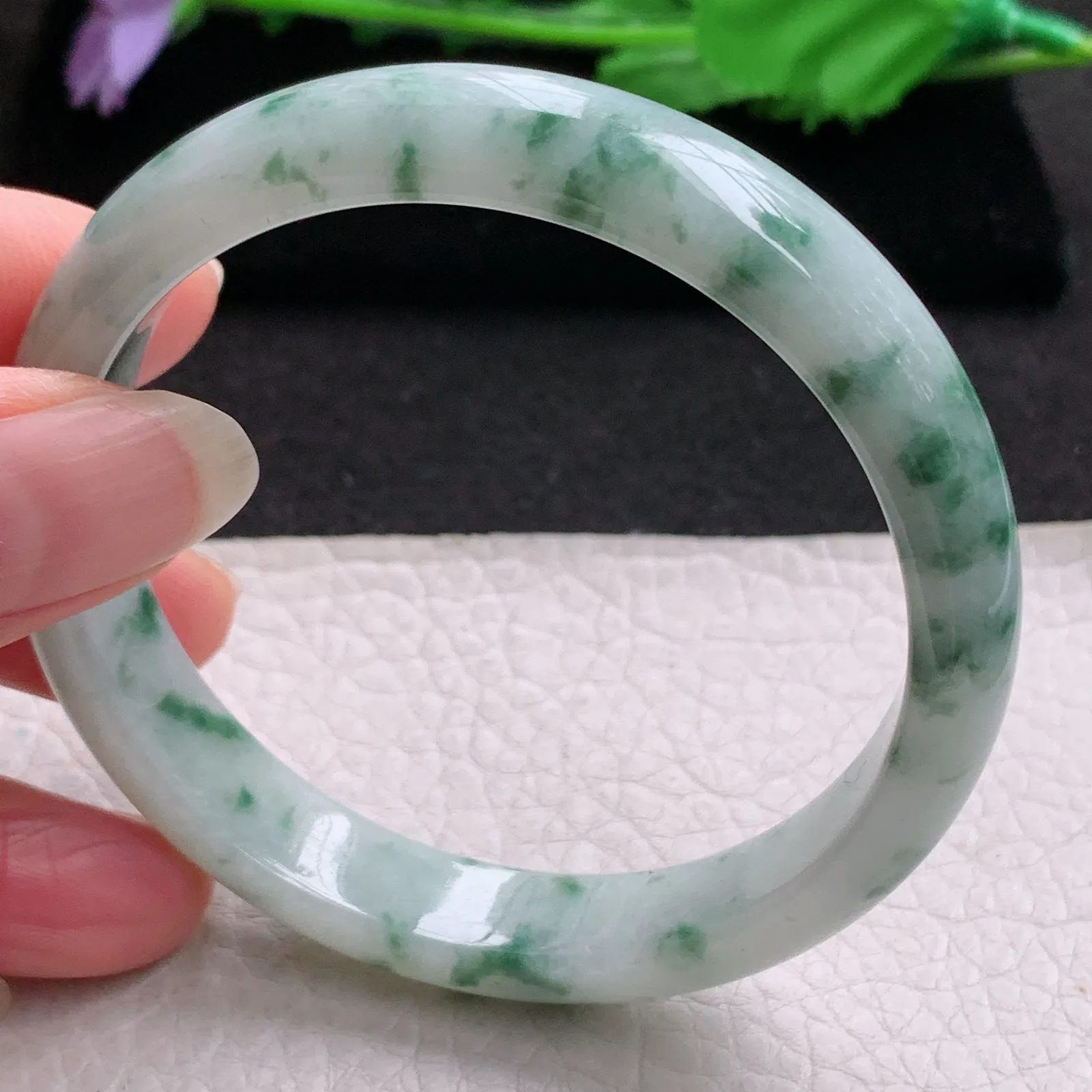 js实拍58*11.2*7平安镯 缅甸翡翠a货精美飘花宽边玉手镯 玉手环