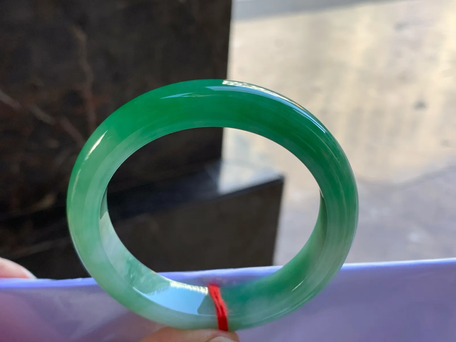 56.5-12.6-9.1

浓绿色手镯^_^颜色鲜艳