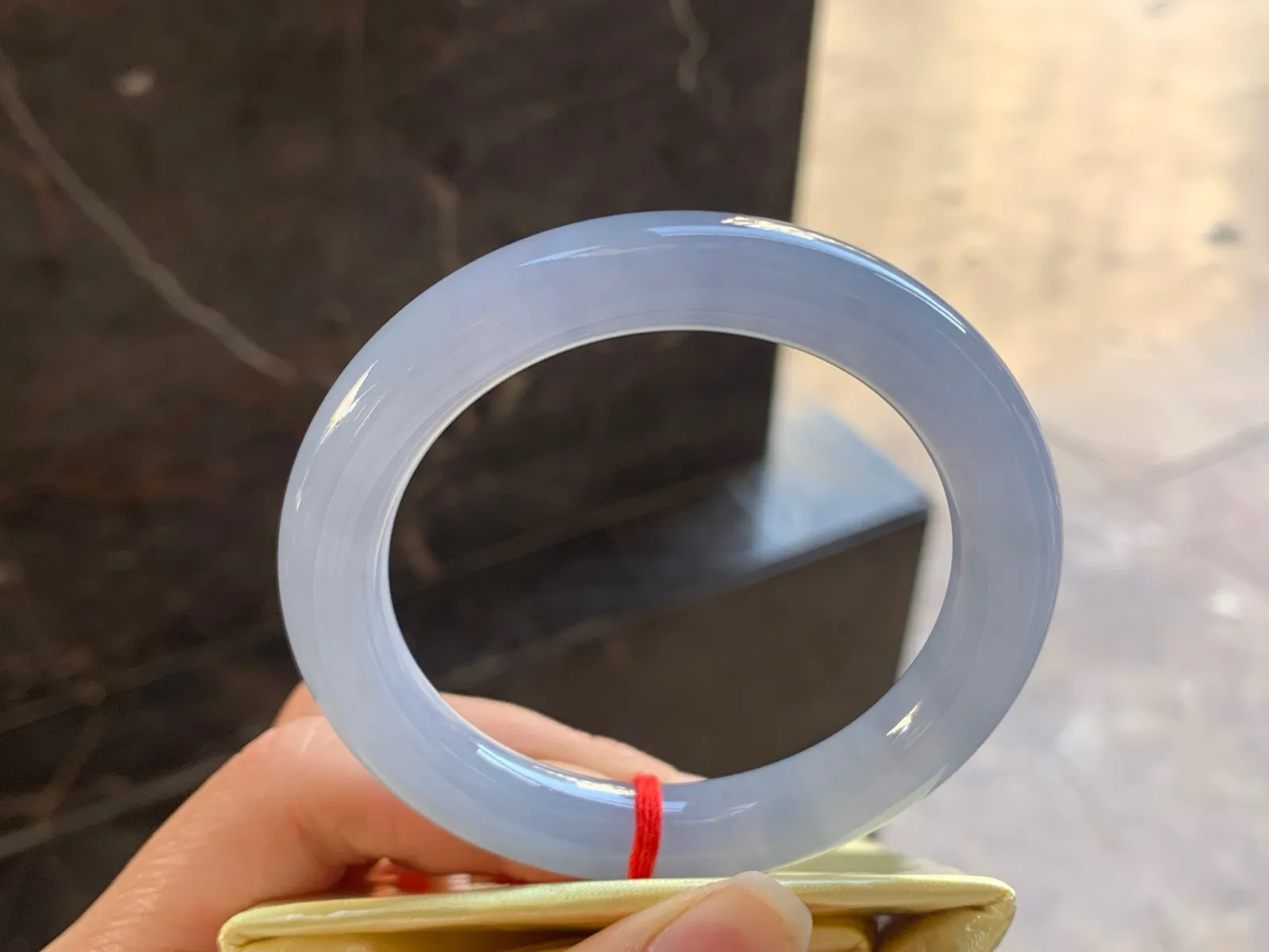 53-9.7

紫罗兰圆条手镯^_^玉质温润