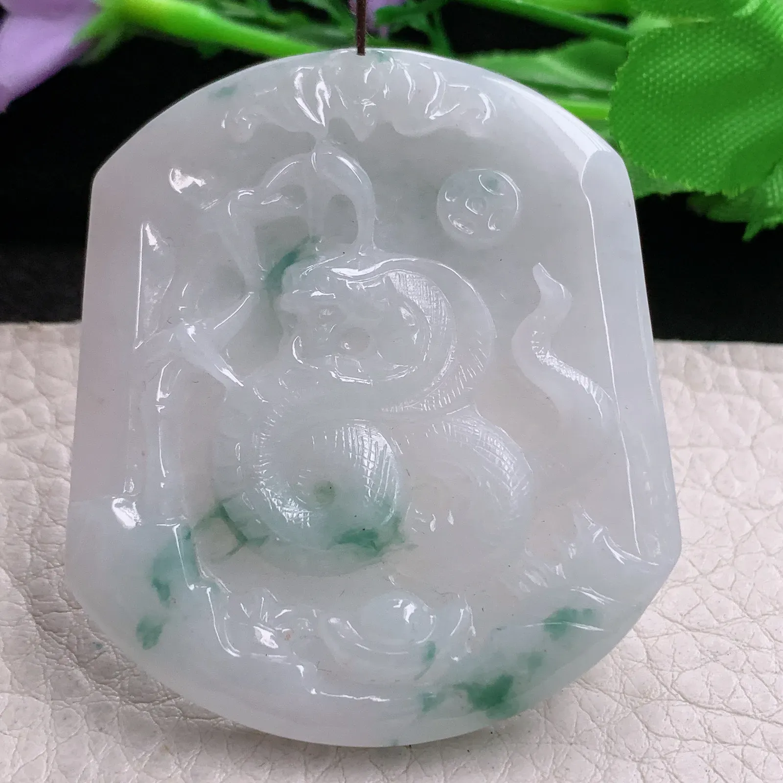 yn实拍53.8*46.5*5.8缅甸翡翠精雕飘花腰缠万贯 生肖蛇玉吊坠 玉挂坠