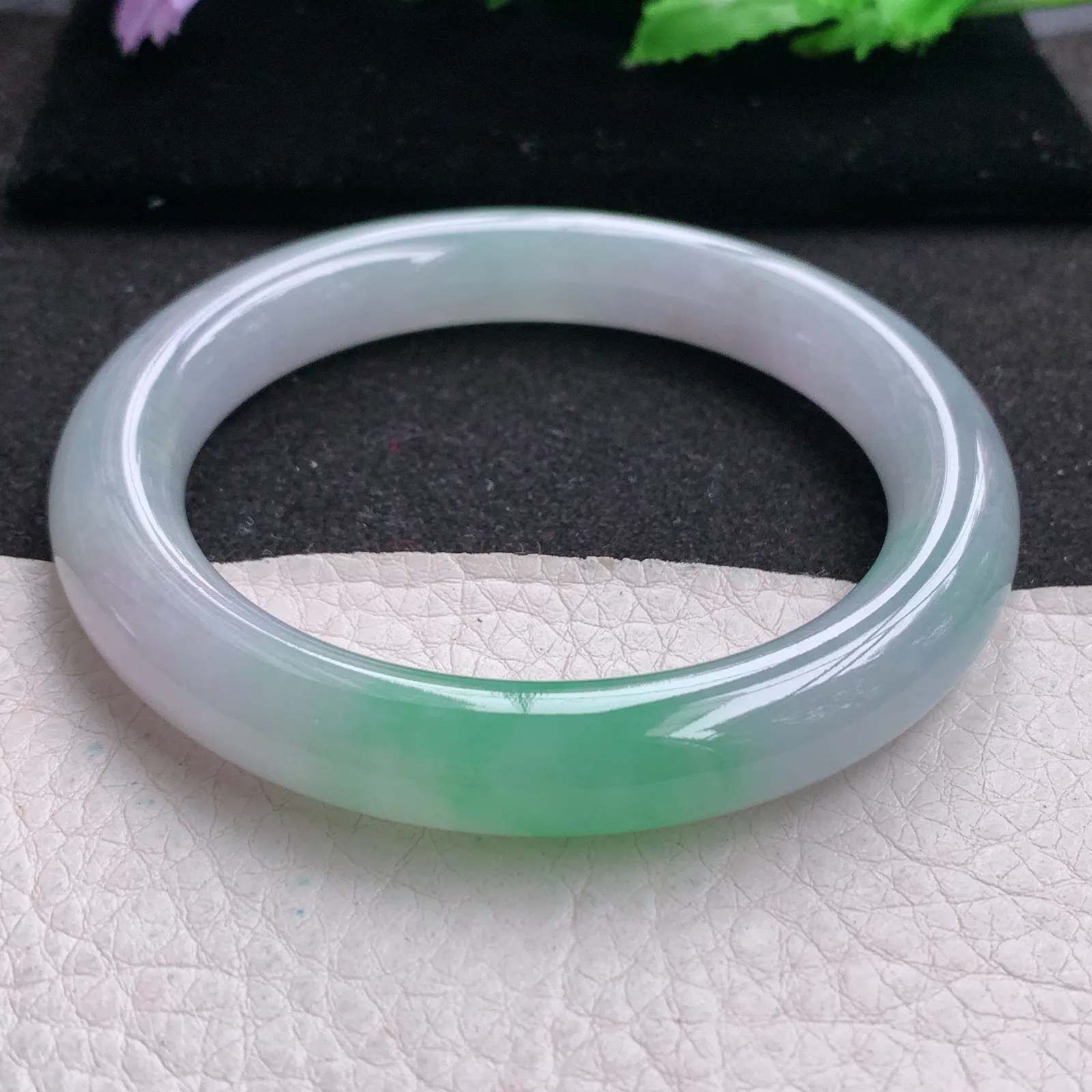 xd自然光57.5*10.6*10美人镯 缅甸翡翠a货玉手镯飘绿冰润圆条玉手环