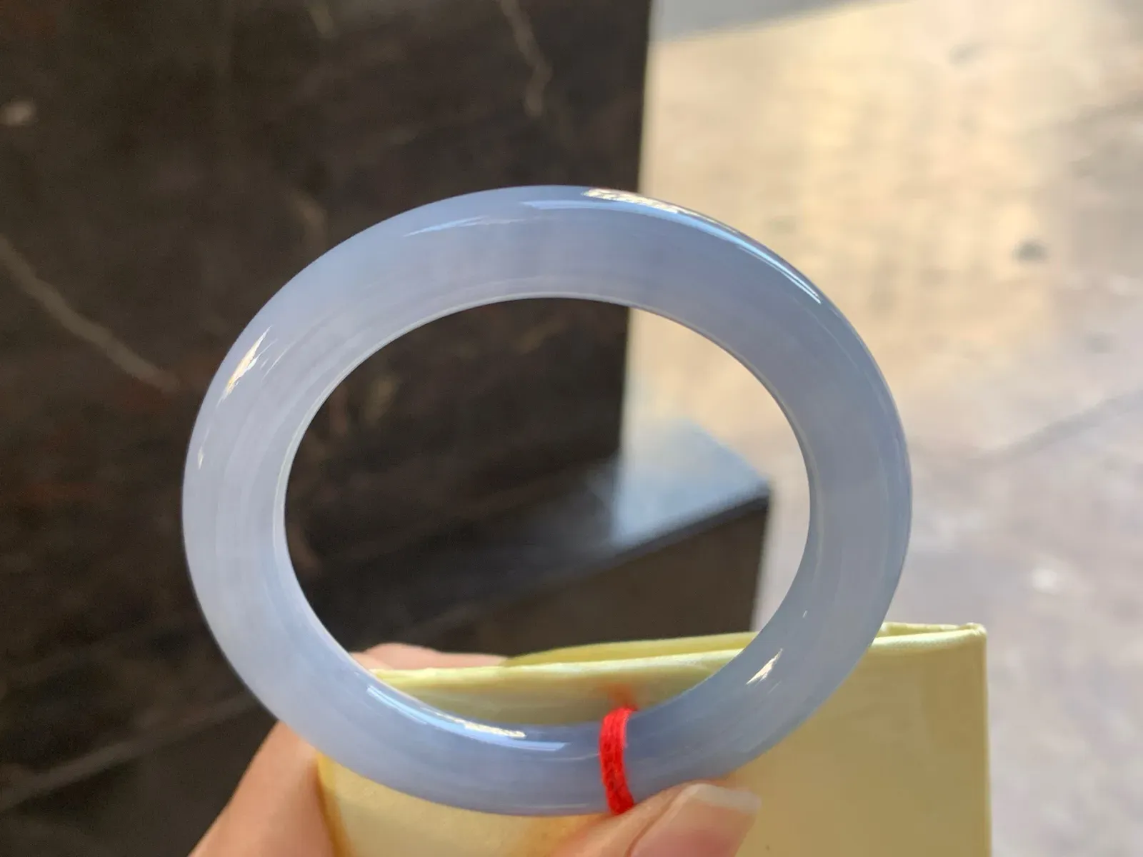 53-9.7

紫罗兰圆条手镯^_^玉质温润