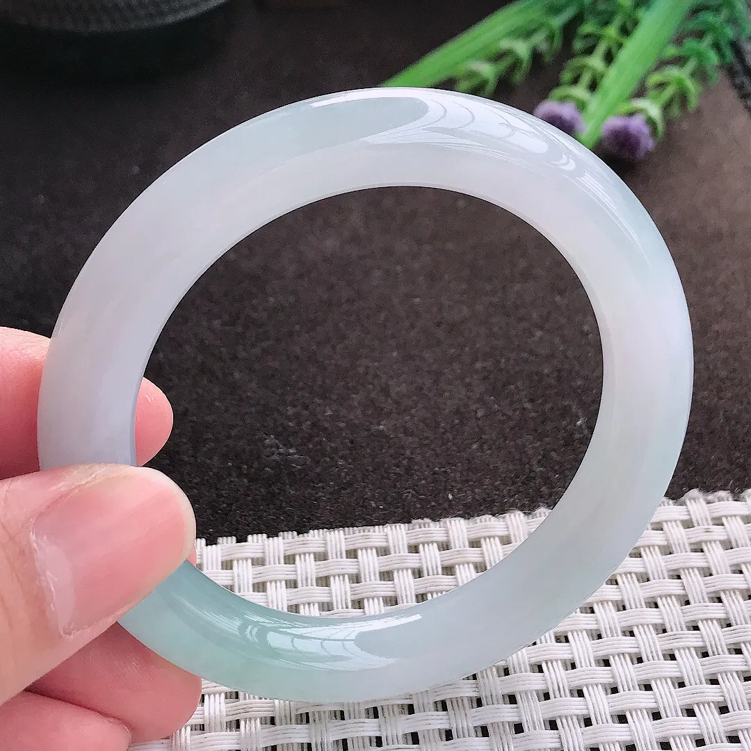 实拍A货翡翠54/10.2/9.9老坑冰胶水灵冰飘花圆条手镯玉镯子