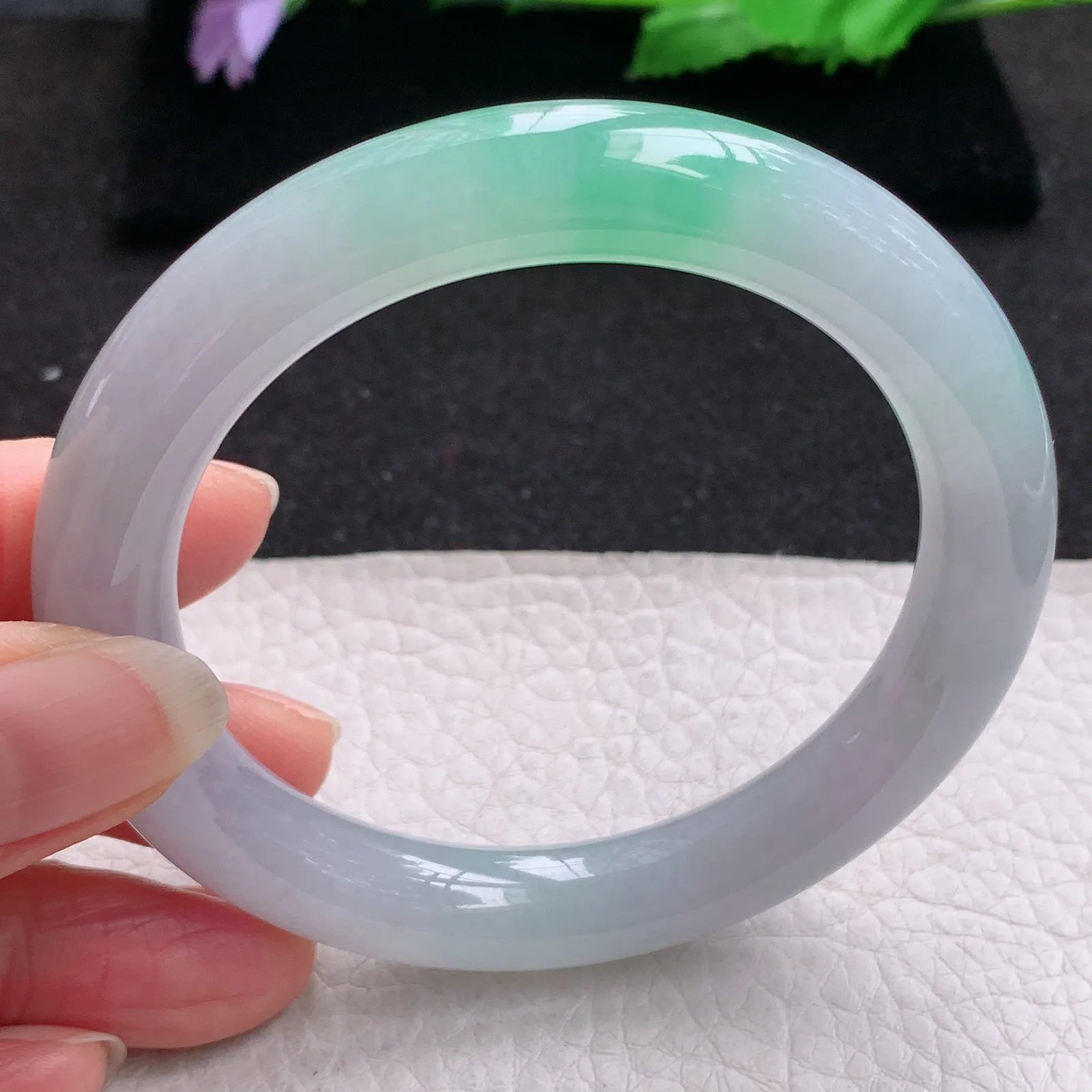 xd自然光57.5*10.6*10美人镯 缅甸翡翠a货玉手镯飘绿冰润圆条玉手环