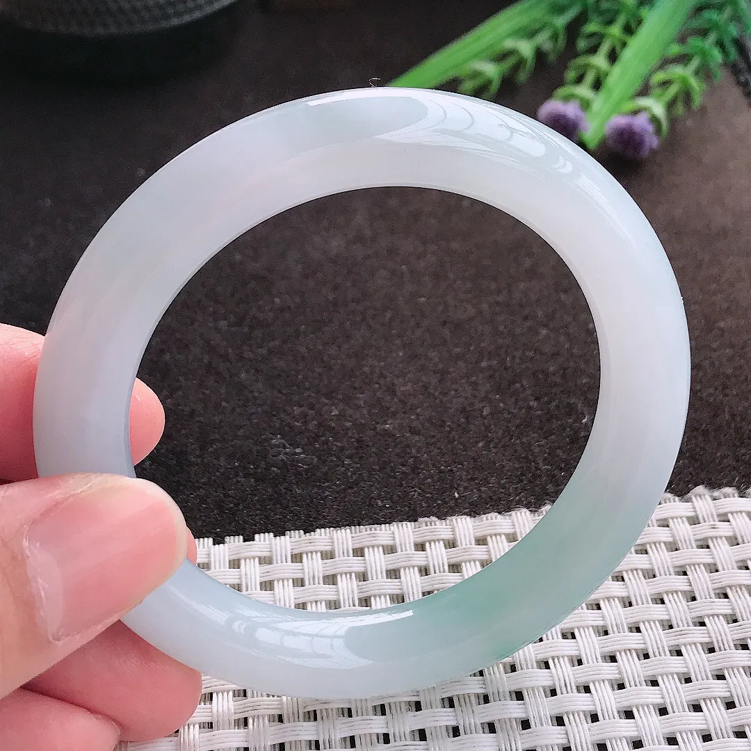 实拍A货翡翠54/10.2/9.9老坑冰胶水灵冰飘花圆条手镯玉镯子