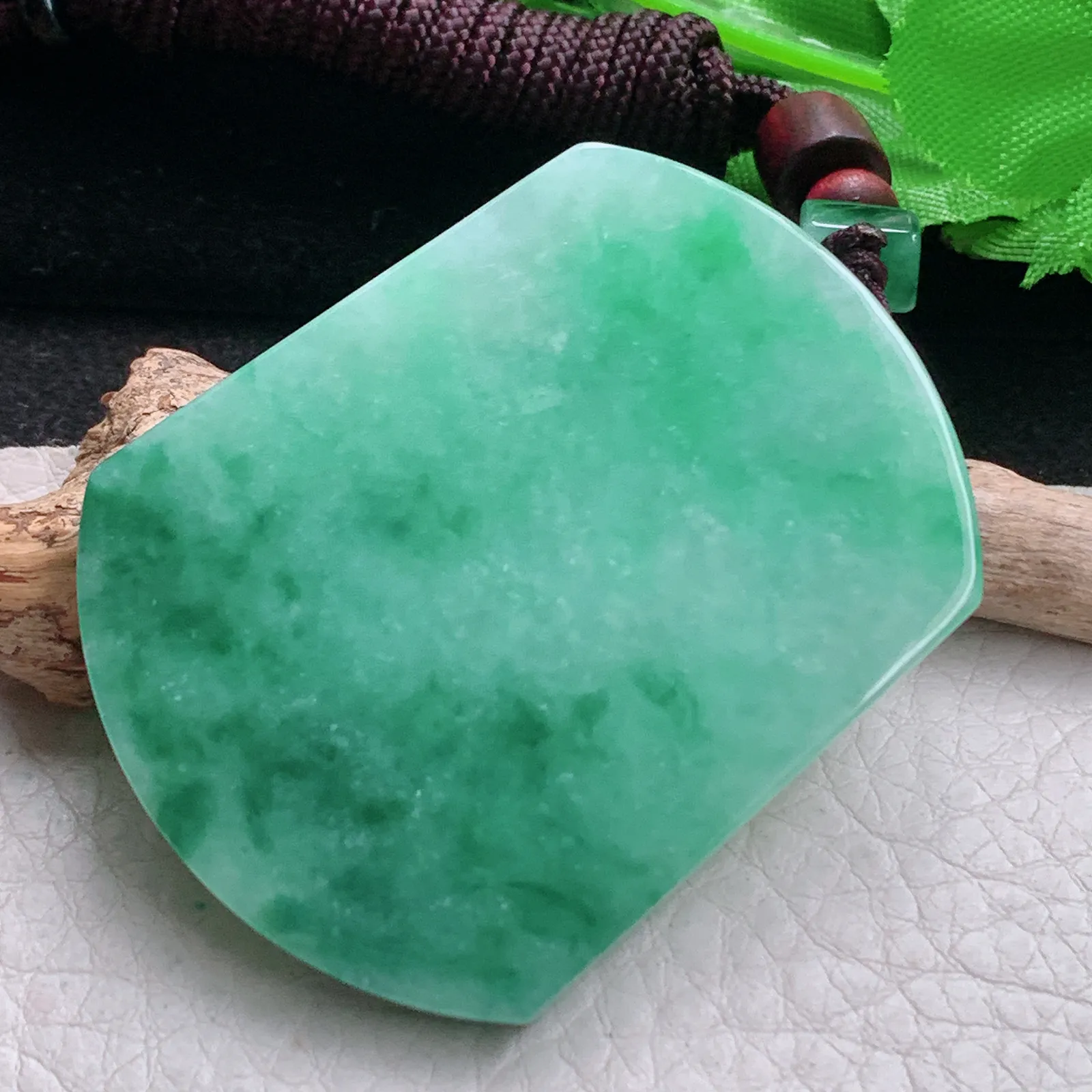 zen实拍54*41.8*5.5缅甸翡翠精美满绿飘花平安无事牌 素面牌玉项坠 玉挂件