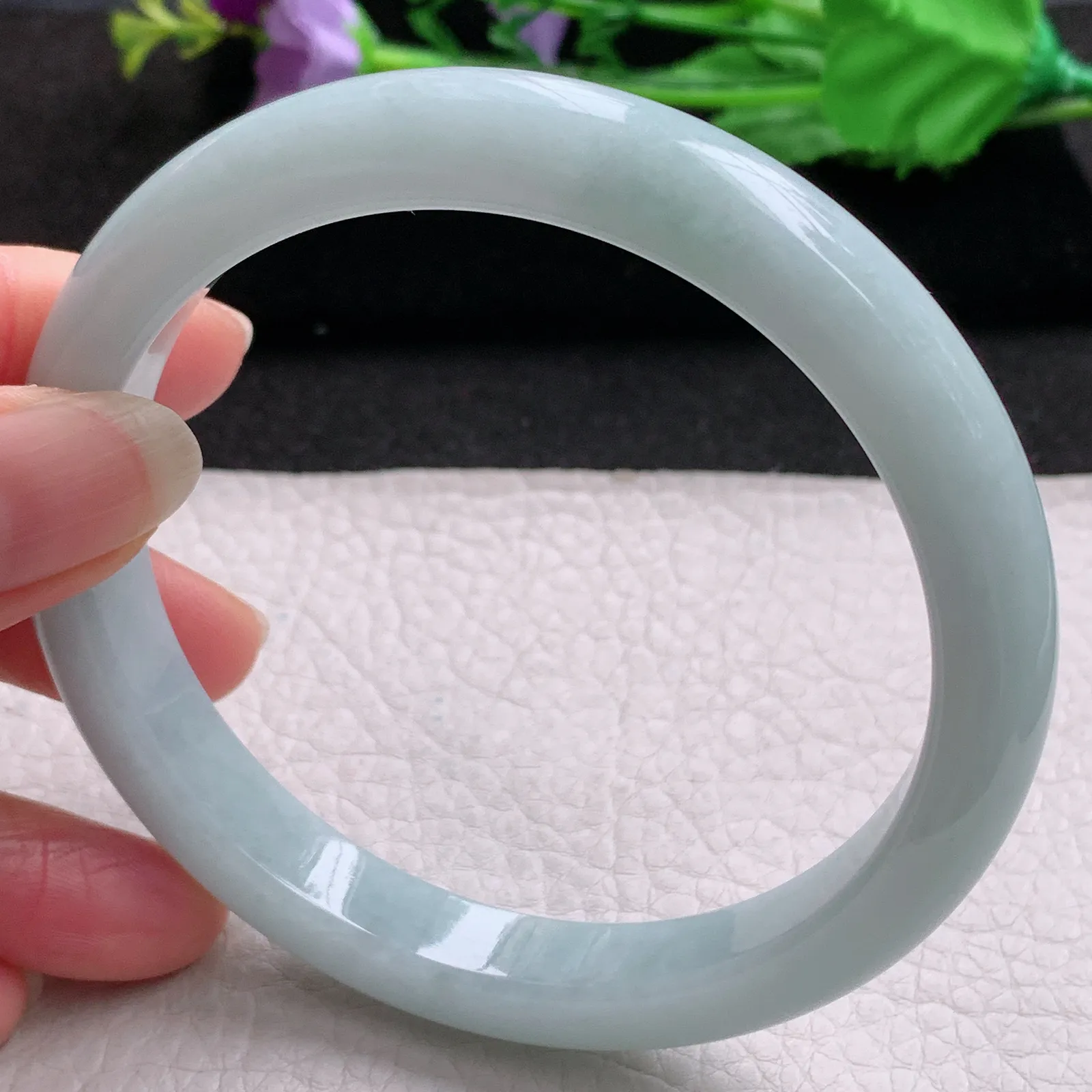 js大圈口66*10.6*8.5平安镯 缅甸翡翠a货精美白月光宽边玉手镯 玉手环