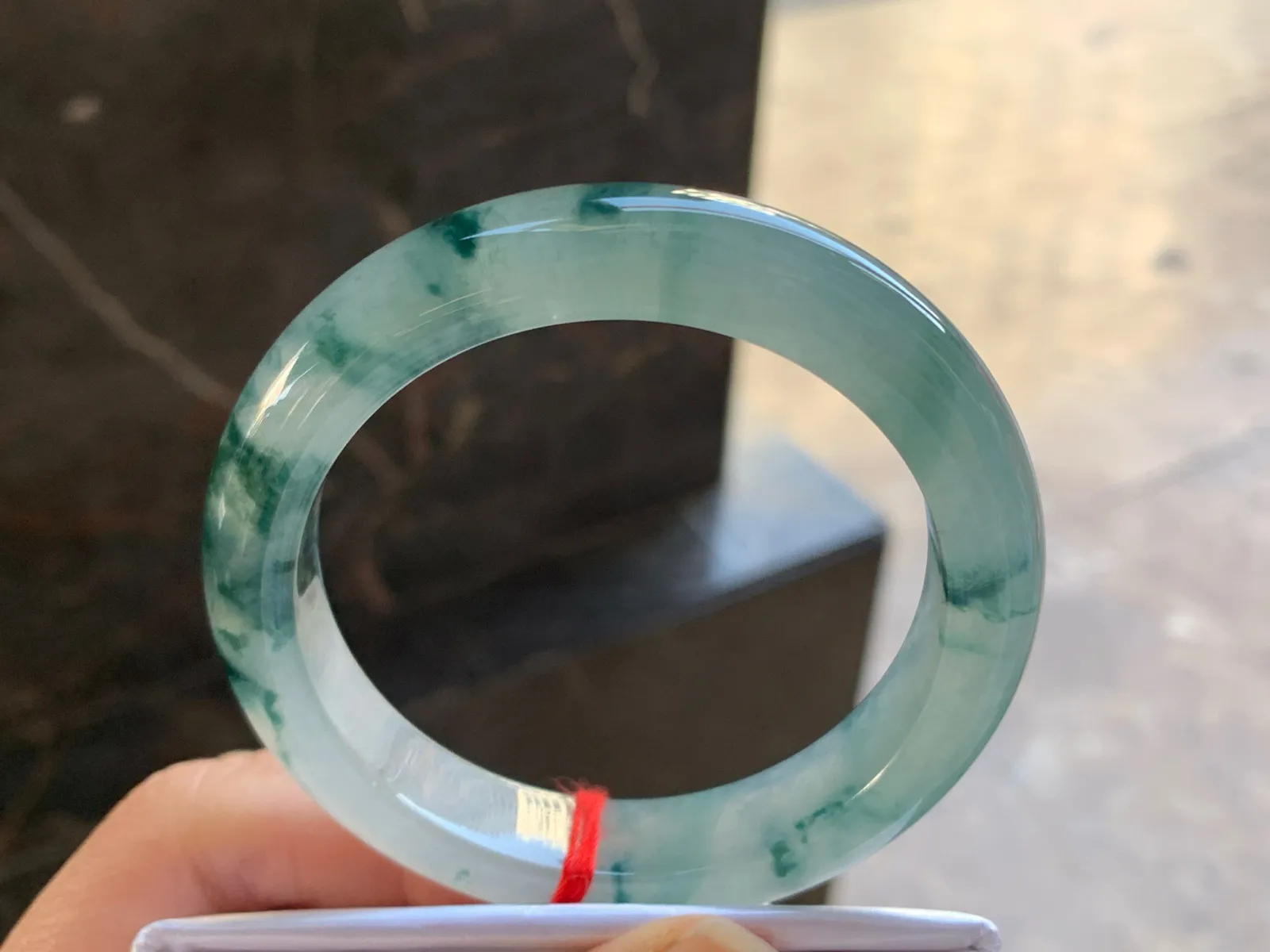 55-12-8.9

蓝花手镯^_^飘花哦浓郁 鲜艳 玉质温润