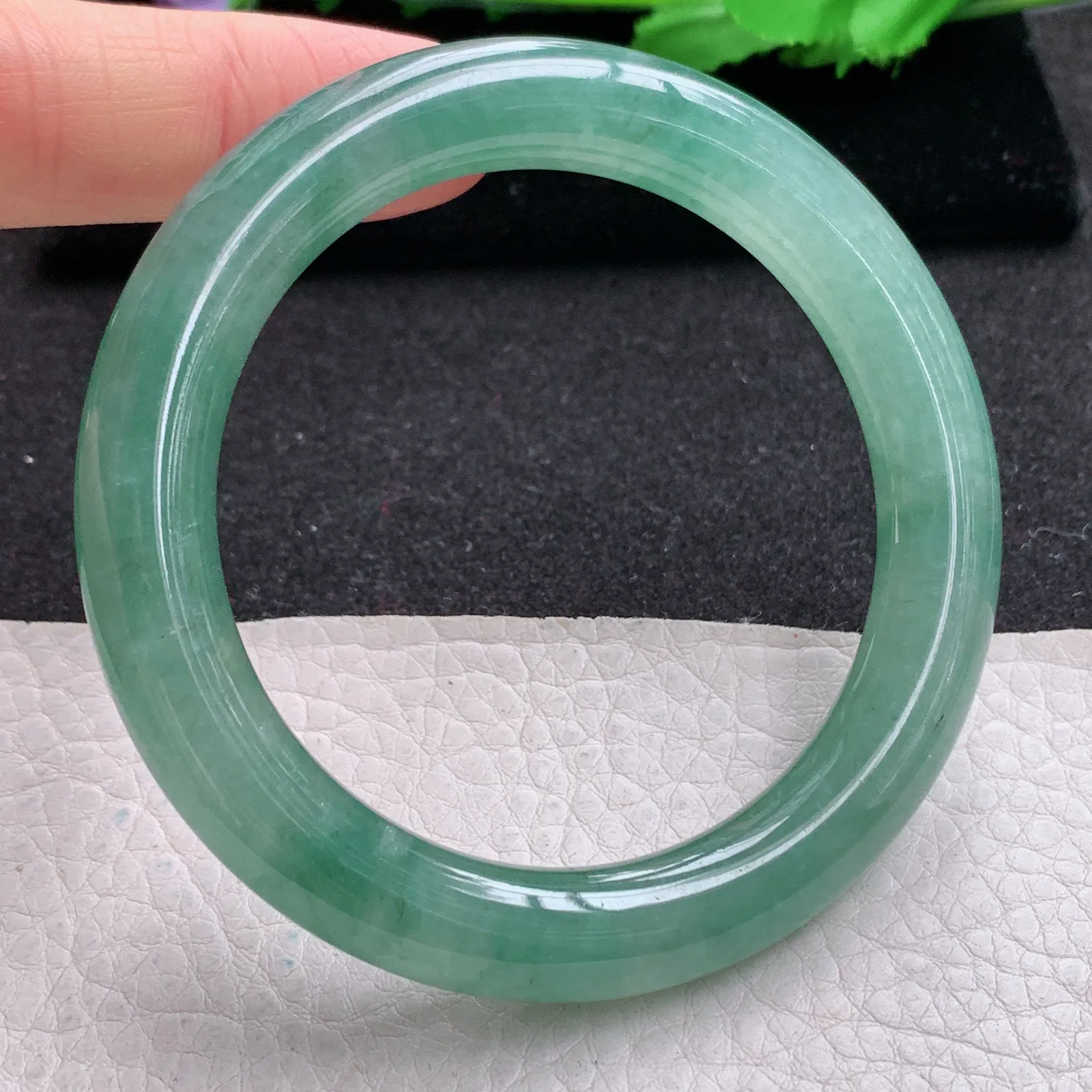 xd自然光55*9.5*10美人镯 缅甸翡翠a货玉手镯冰油飘花圆条玉手环