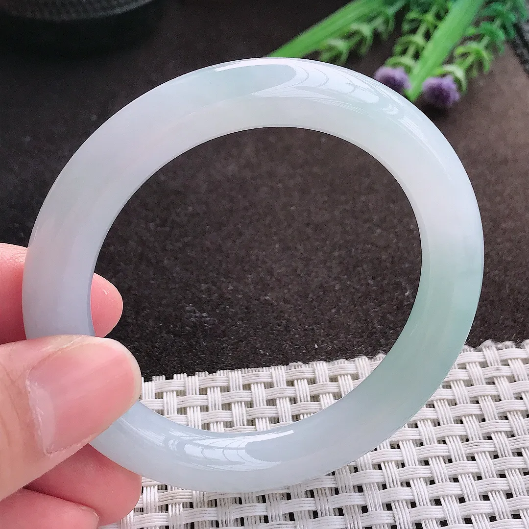 实拍A货翡翠54/10.2/9.9老坑冰胶水灵冰飘花圆条手镯玉镯子