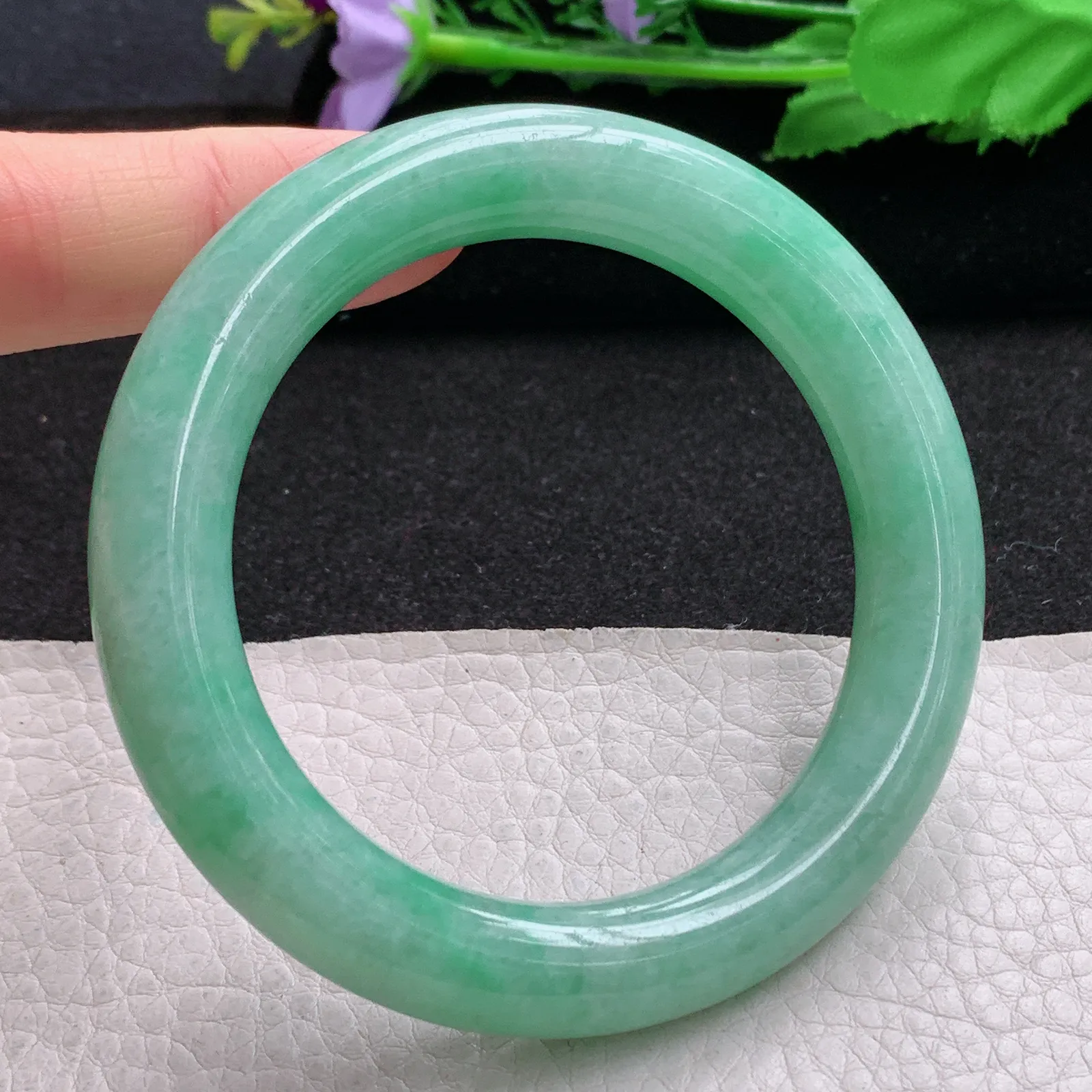 yh自然光55*11.3美人镯 缅甸翡翠a货玉手镯黄加绿圆条玉手环