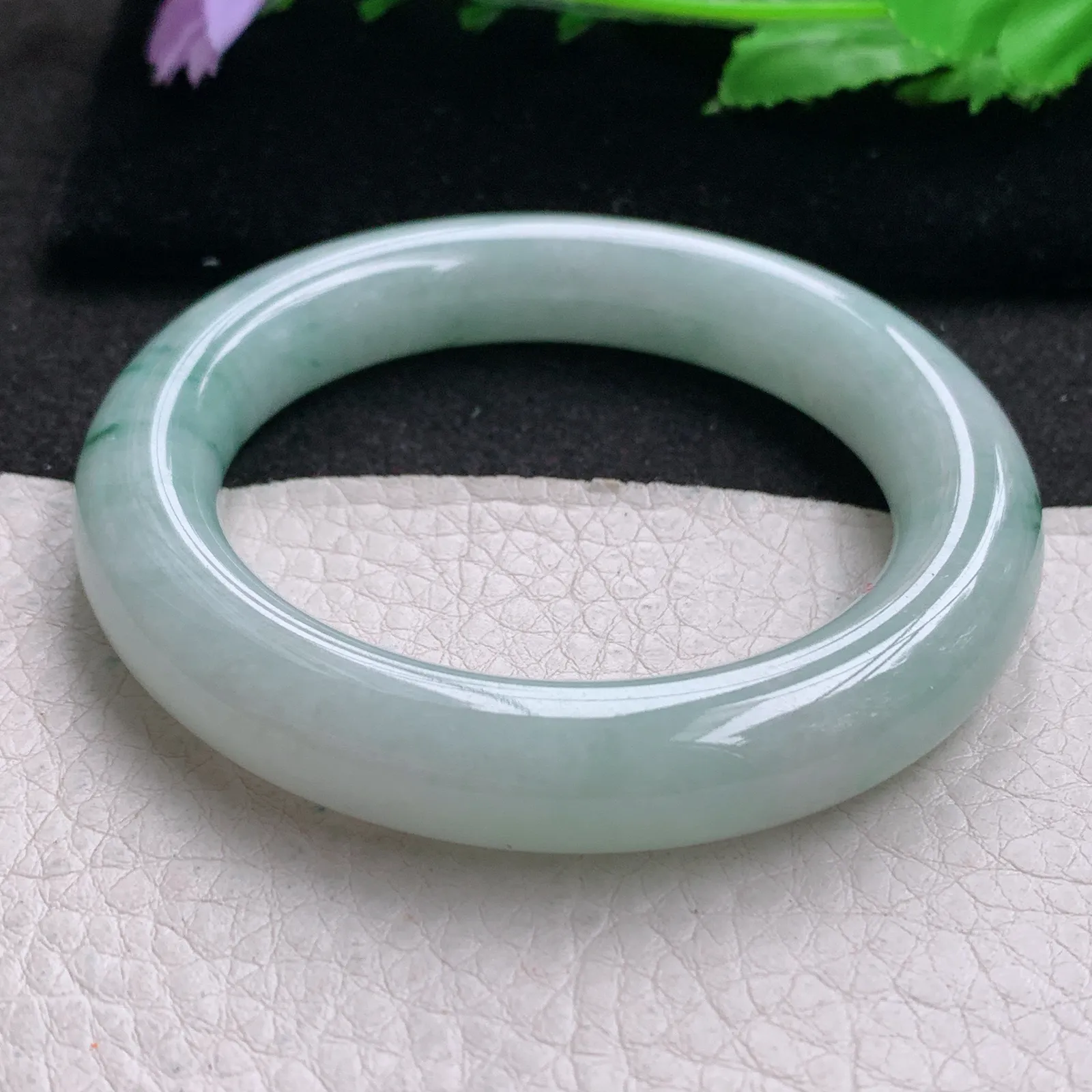js小圈口52*11.2美人镯 缅甸翡翠a货精美飘花圆条玉手镯 玉手环