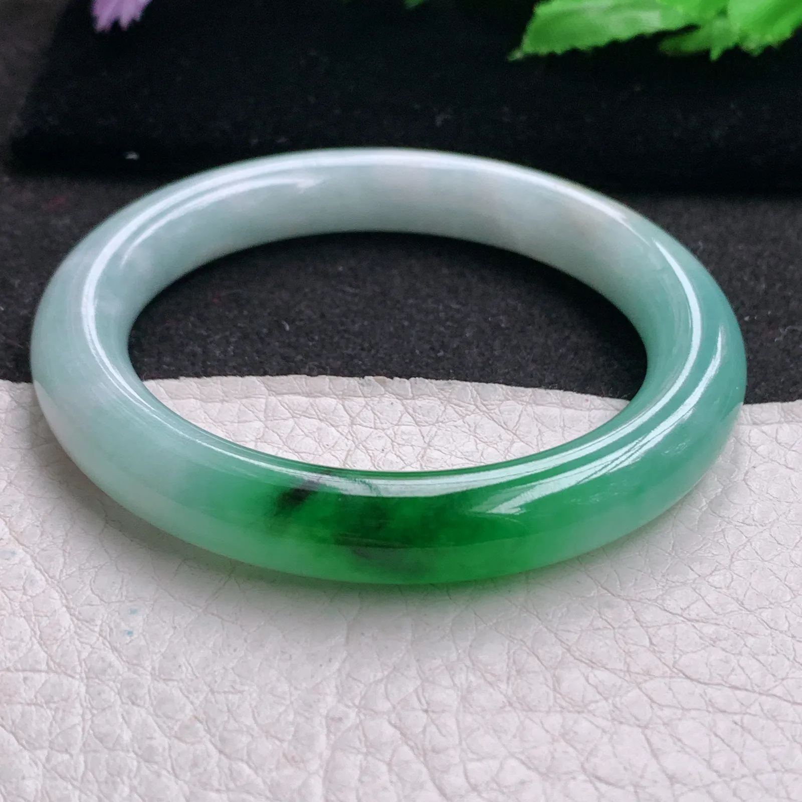 yh小圈口52.6*9.3*9.5美人镯 缅甸翡翠a货精美辣绿圆条玉手镯 叮当镯