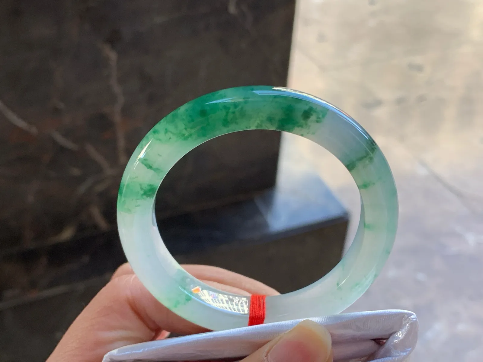 51-10.7-9.3

绿花手镯^_^飘花浓郁