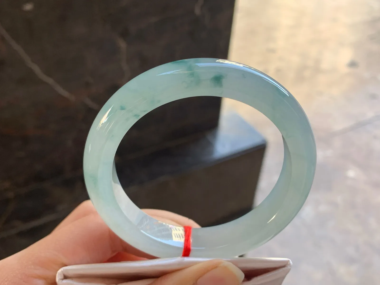 57-12.4-9.4

蓝花手镯^_^飘花灵韵 细腻