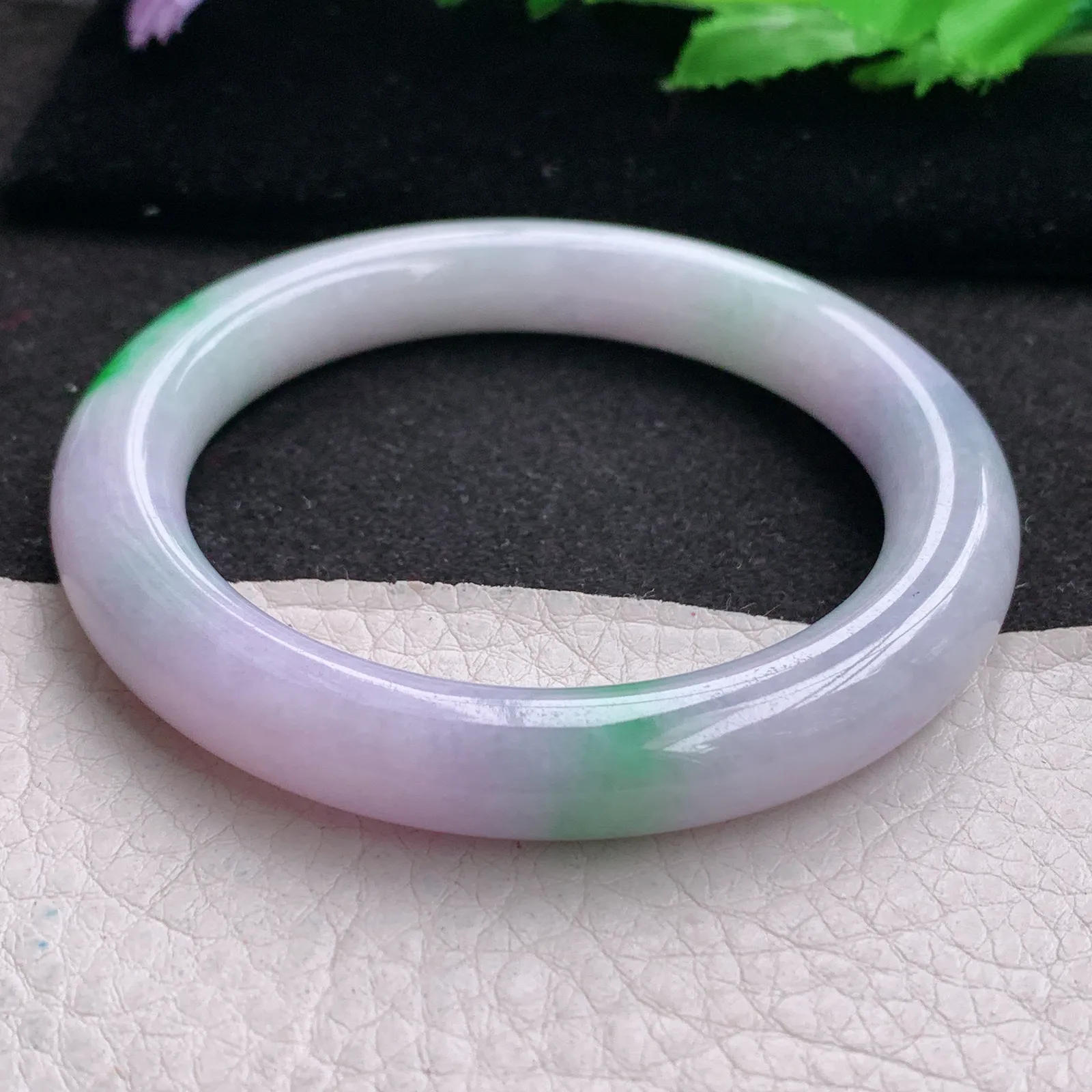 yh自然光54.5*9.5*9.8美人镯 缅甸翡翠a货玉手镯春带彩圆条玉手环