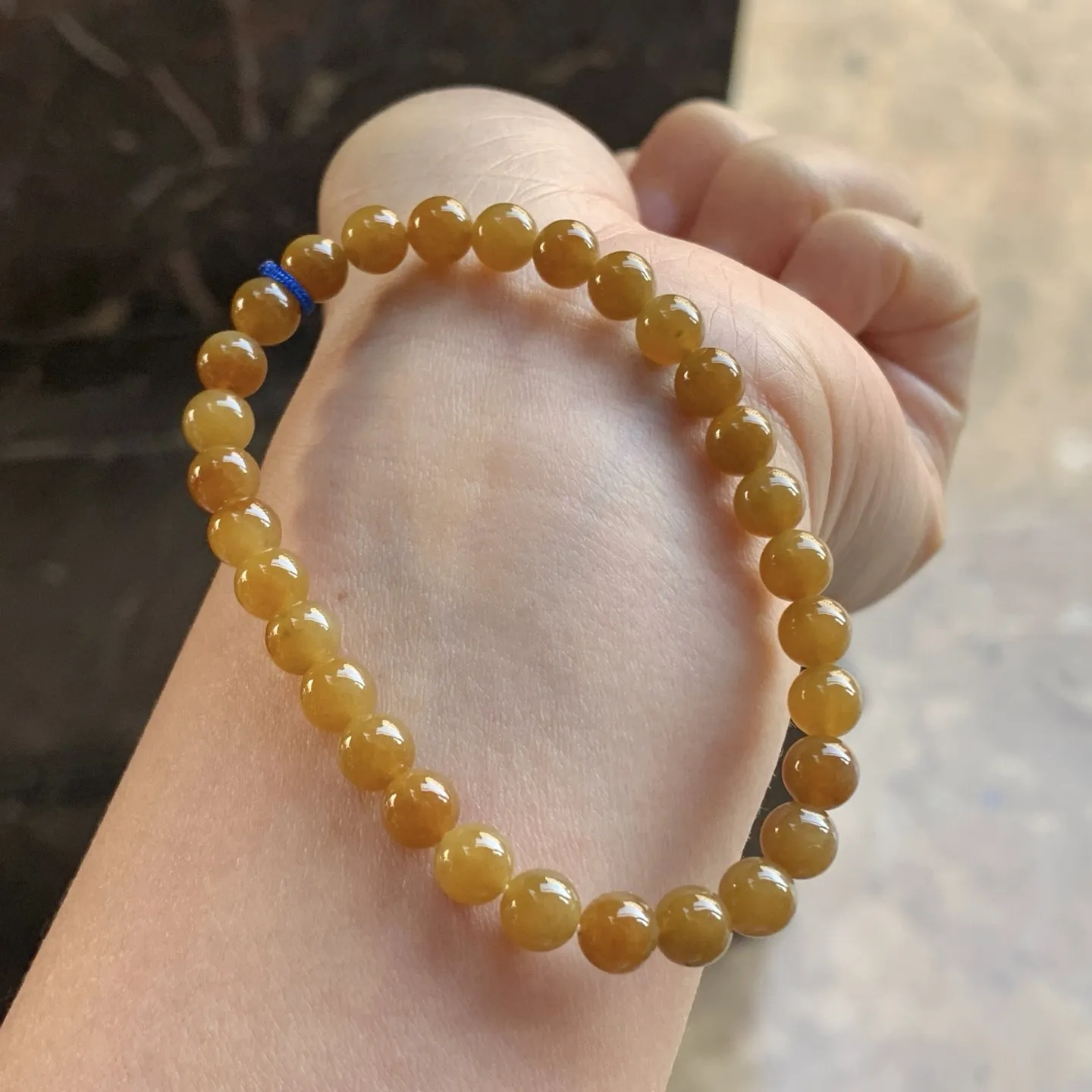 黄翡手串^_^鲜艳 玉质温润 尺寸6