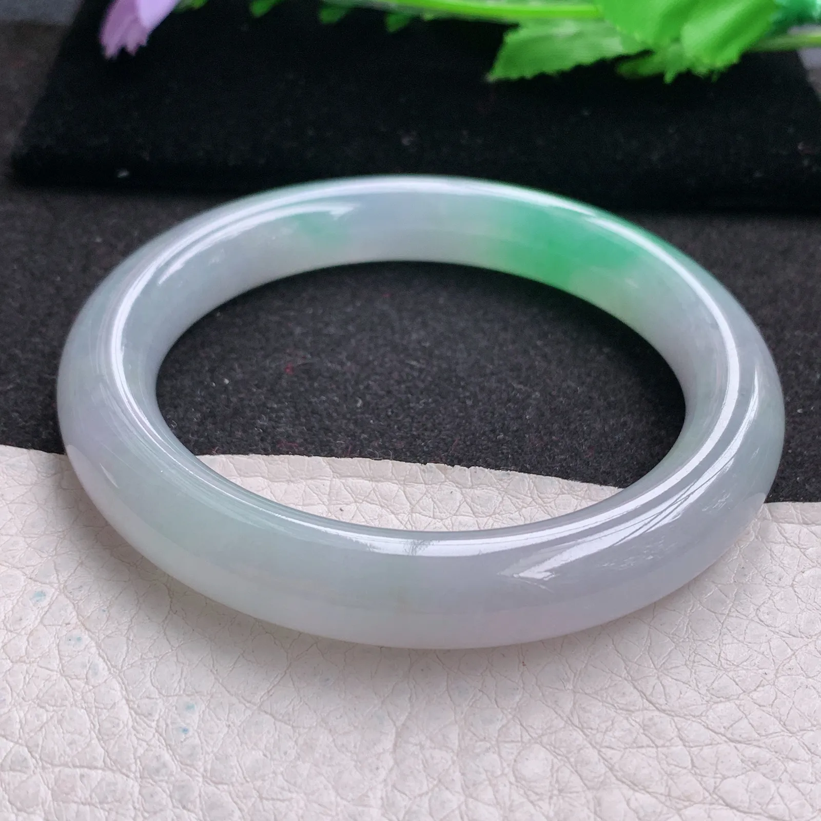 xd自然光57.5*10.6*10美人镯 缅甸翡翠a货玉手镯飘绿冰润圆条玉手环