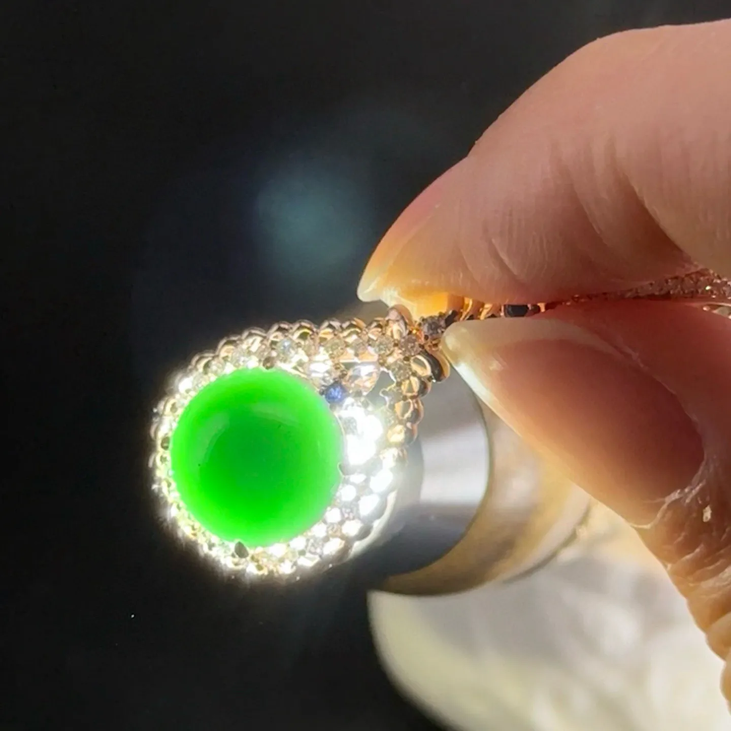 18k墨翠豪镶耳坠 种好色正 黑度极好 打灯通透 油性十足 尺寸10.6