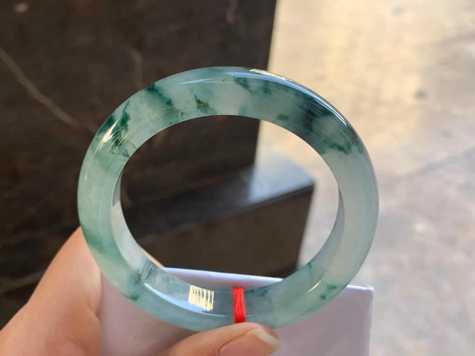 55-12-8.9

蓝花手镯^_^飘花哦浓郁 鲜艳 玉质温润