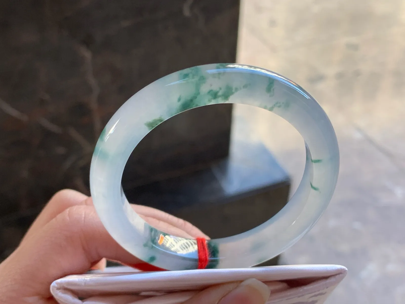 51-9.8-8.5

冰蓝花手镯^_^冰透 飘花灵韵