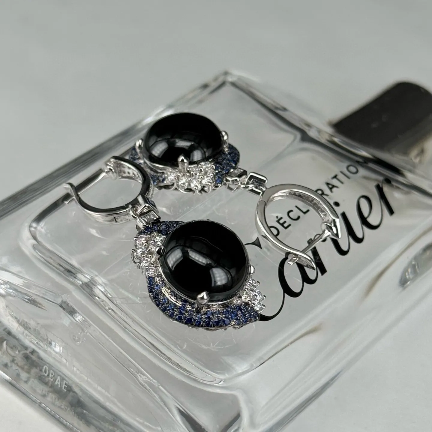 豪镶墨翠大耳坠 种好色正 黑度极好 打灯通透 油性十足 尺寸13.9