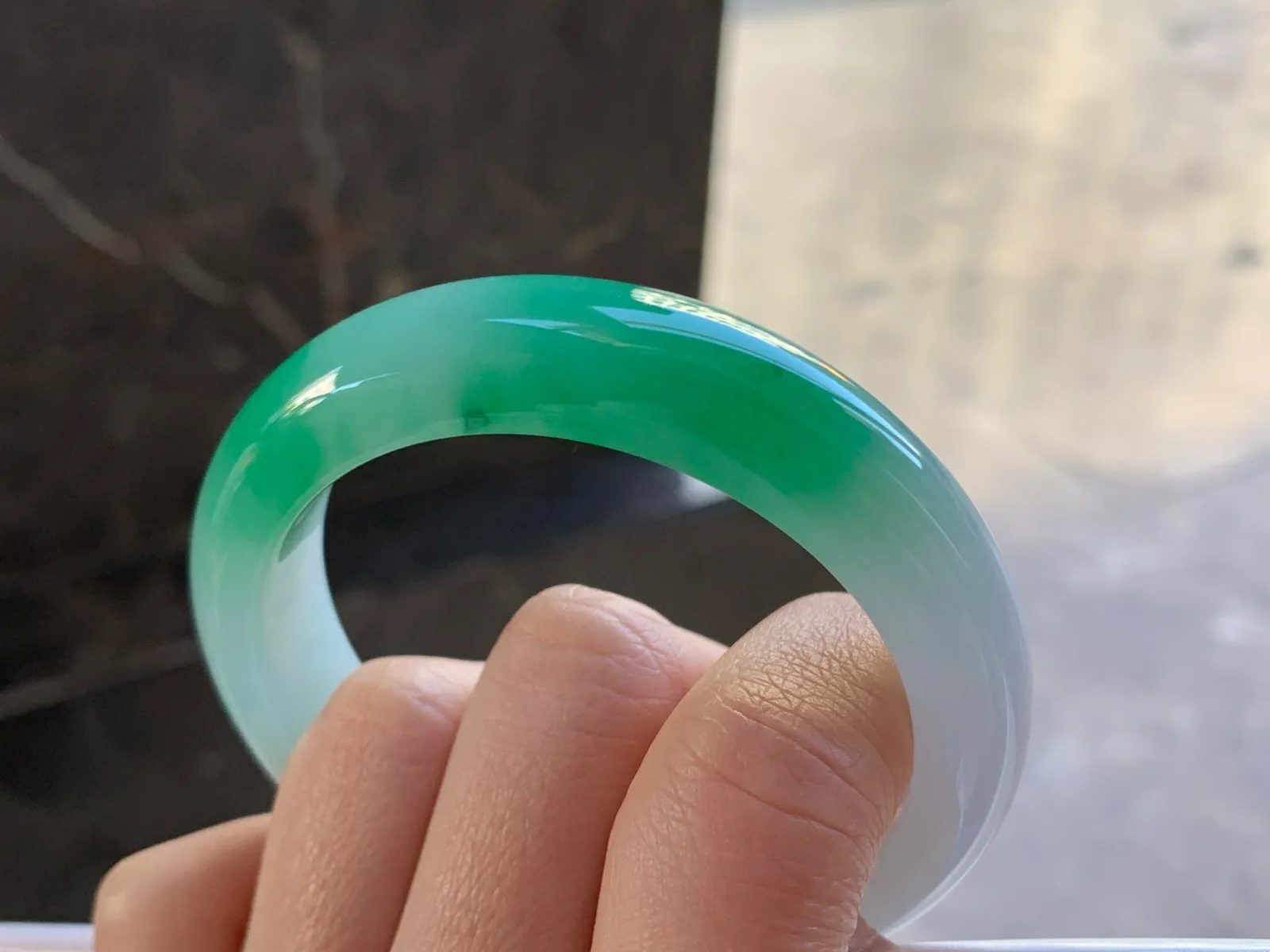 53.5-13-8.7

浓绿色手镯^_^底妆干净 鲜艳