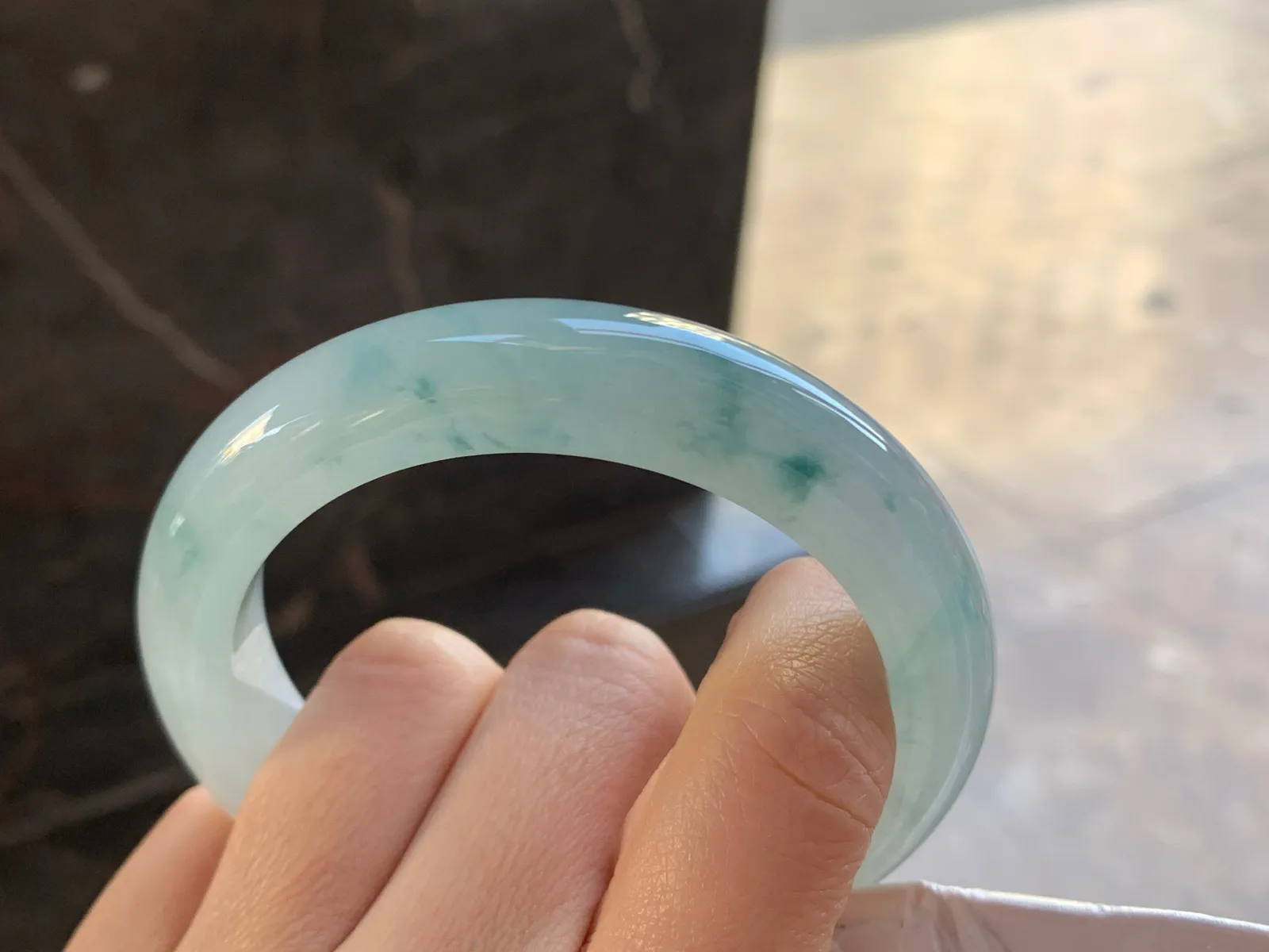 57-12.4-9.4

蓝花手镯^_^飘花灵韵 细腻