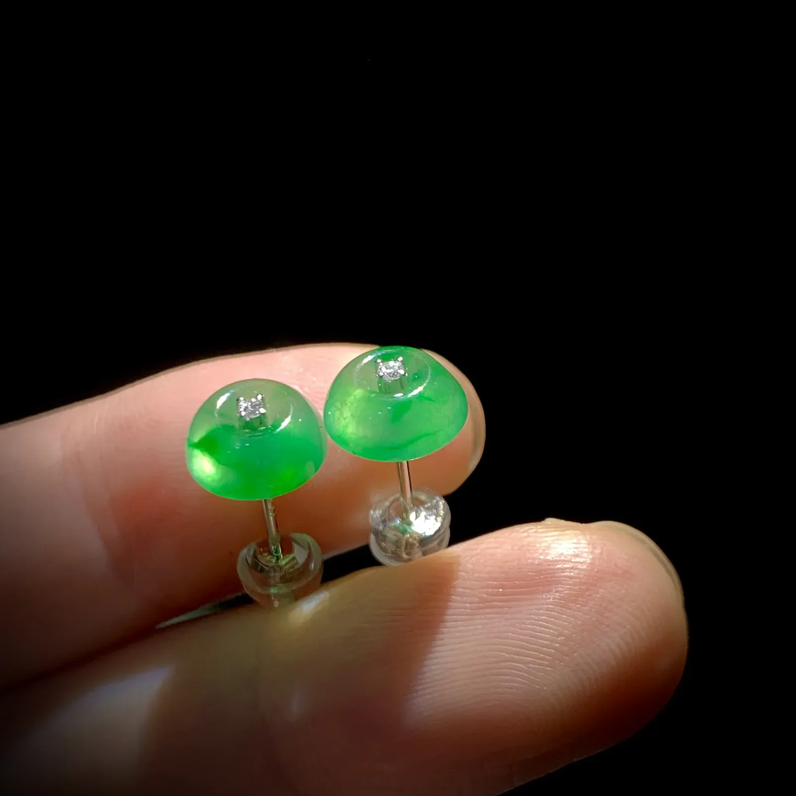 平安扣子耳钉，裸石8.5-4mm，1.62g，
18K金，南非钻，