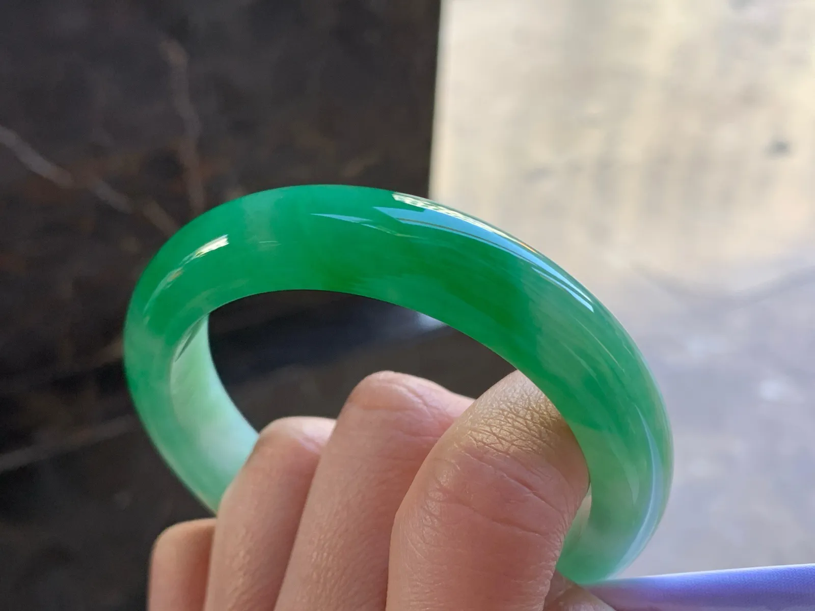 56.5-12.6-9.1

浓绿色手镯^_^颜色鲜艳