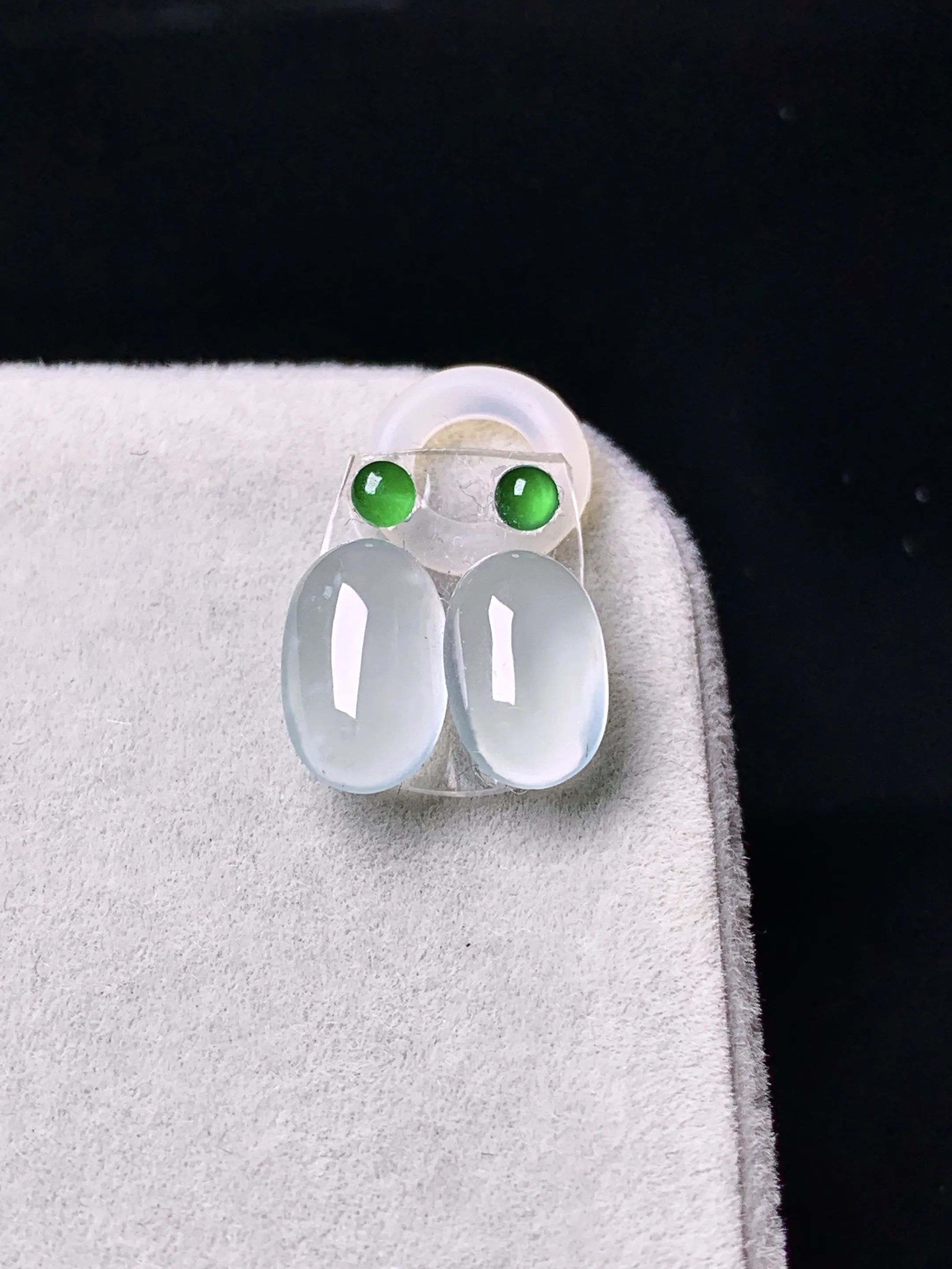 镶嵌款 冰种蛋面一对 玉质细腻 色泽清新艳丽 整体尺寸9.8*6*3.2