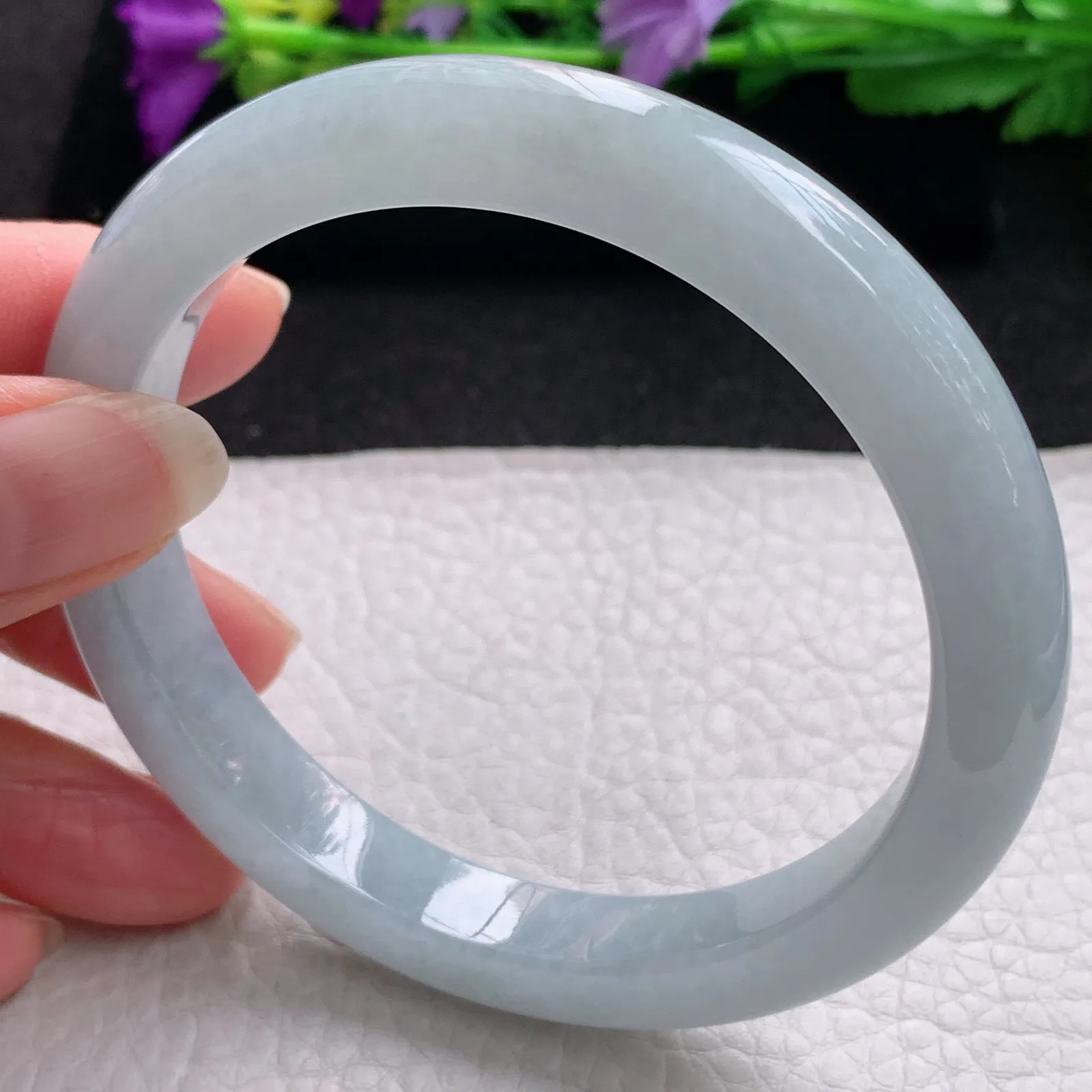 js大圈口62*10.3*8.5平安镯 缅甸翡翠精美白月光厚装宽边玉手镯 玉手环