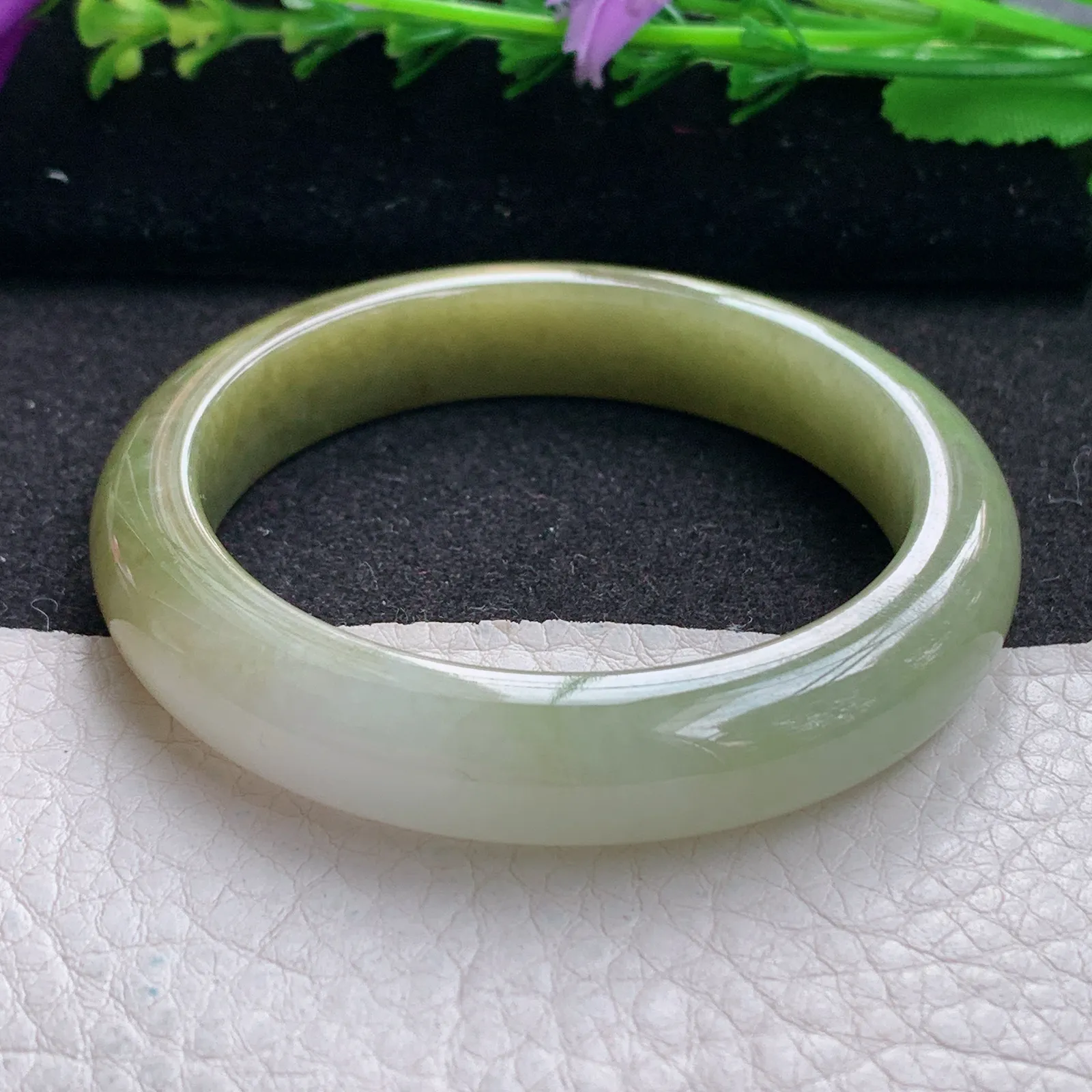 z小圈口51.8*11*8平安镯 缅甸翡翠精美冰双彩秀气宽边玉手镯 玉手环