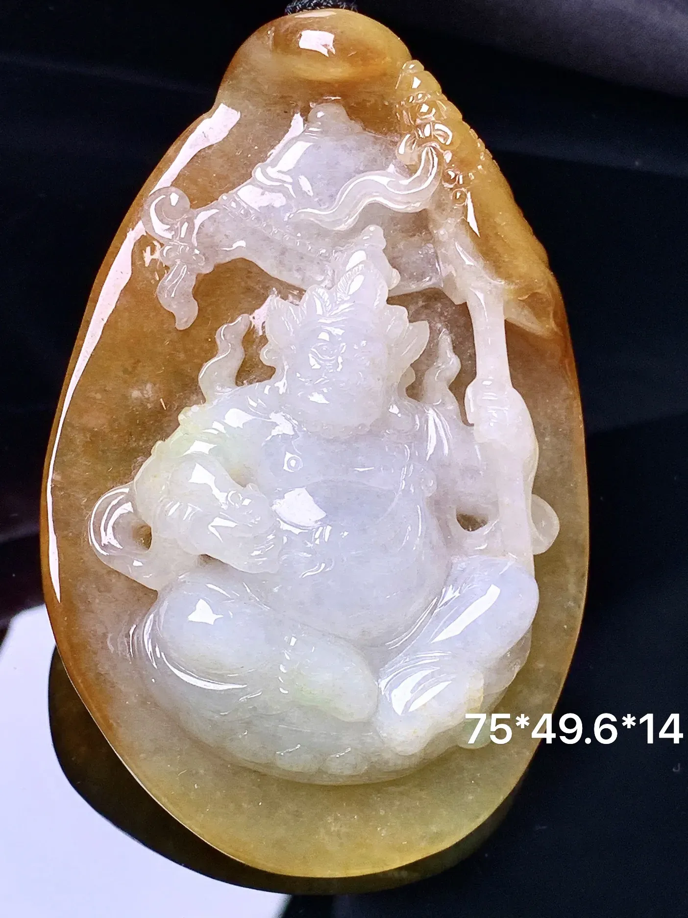 黄翡不动明王吊坠 玉质细腻 色泽清新艳丽 整体尺寸75*49.6*14