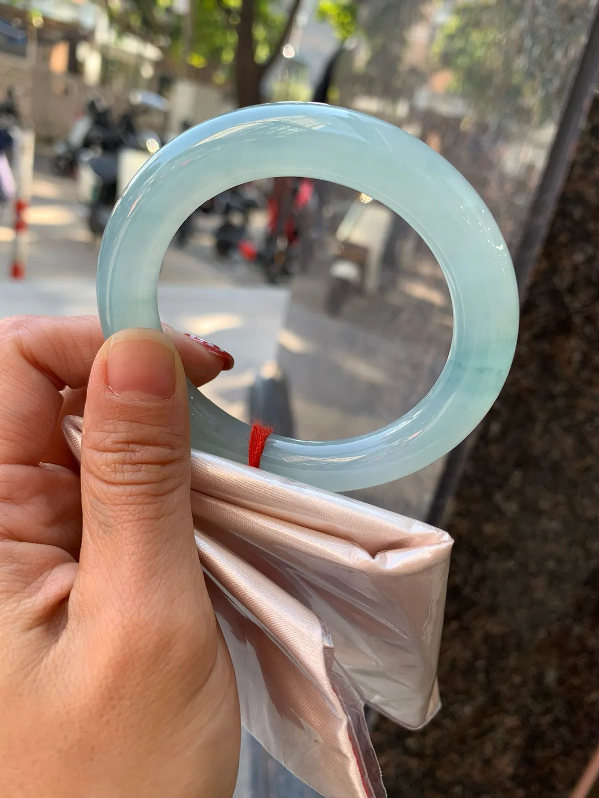 冰晴圆条，底色均匀，冰胶十足
尺寸 54.4-10.7-10.6