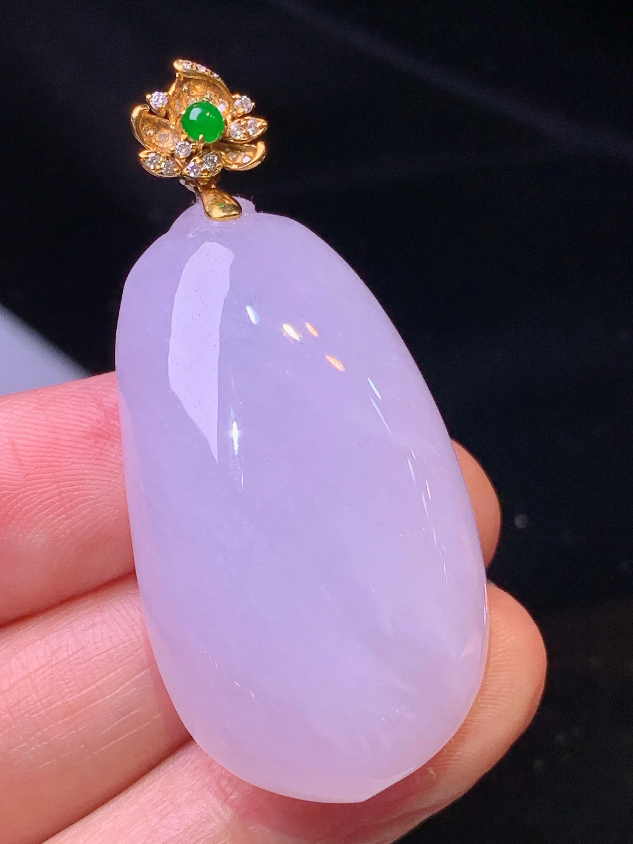 18金钻镶嵌紫罗兰福瓜吊坠 玉质细腻 色泽清新艳丽 整体尺寸49.5*23*10