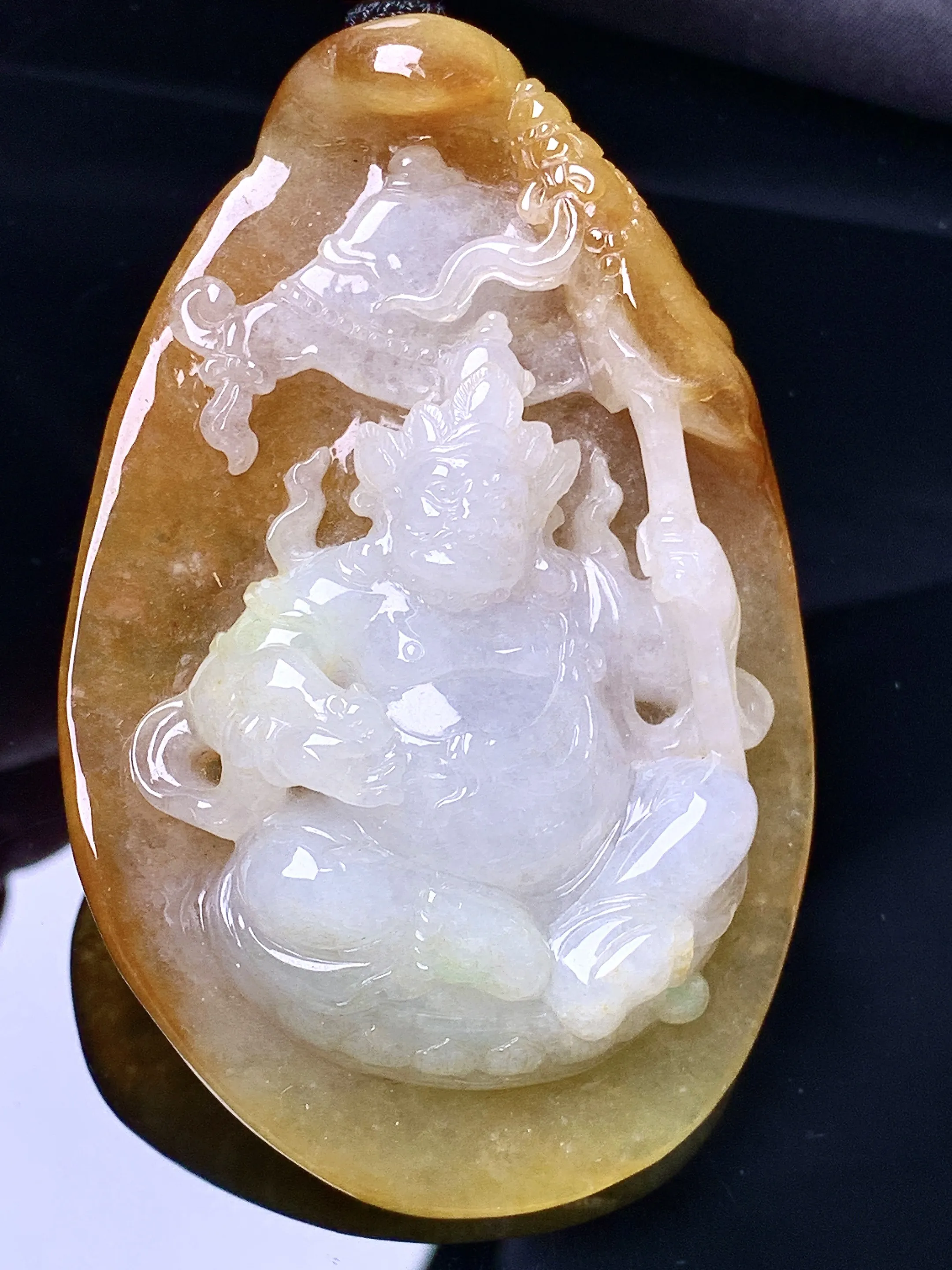 黄翡不动明王吊坠 玉质细腻 色泽清新艳丽 整体尺寸75*49.6*14