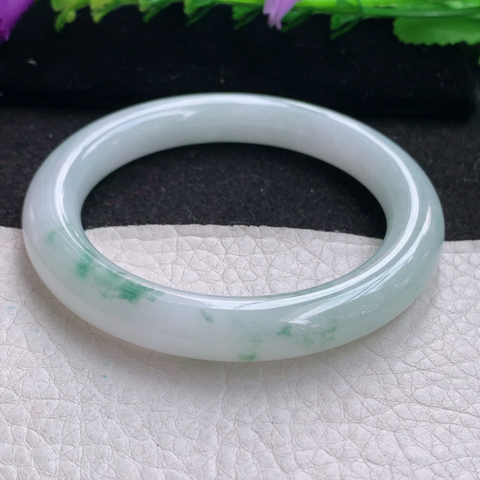 z实拍54*9.9*9.5美人镯 缅甸翡翠精美冰飘花圆条玉手镯 内纹！不扣手